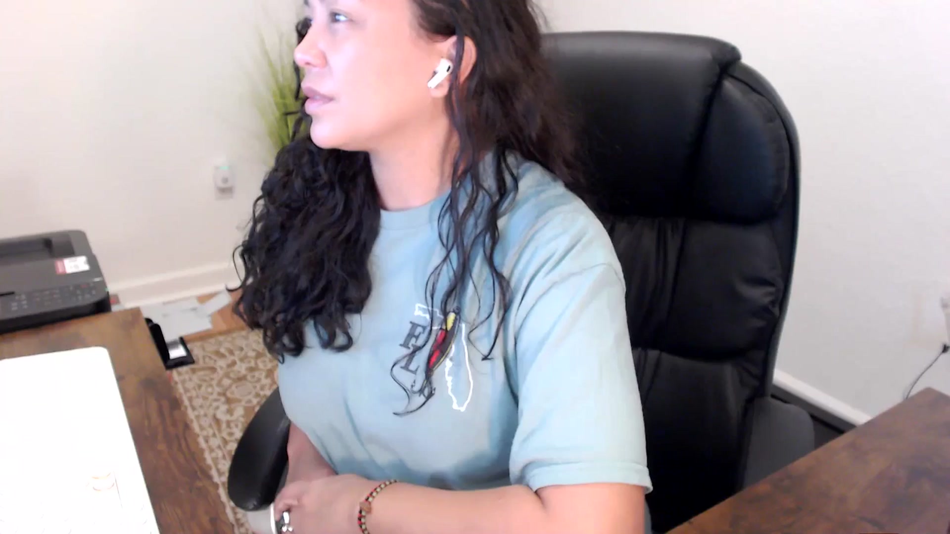 Gallery image thumbnail from MickaylaStar's myfreecams stream on, 11/06/2025, 16:16 image 13 of 20
