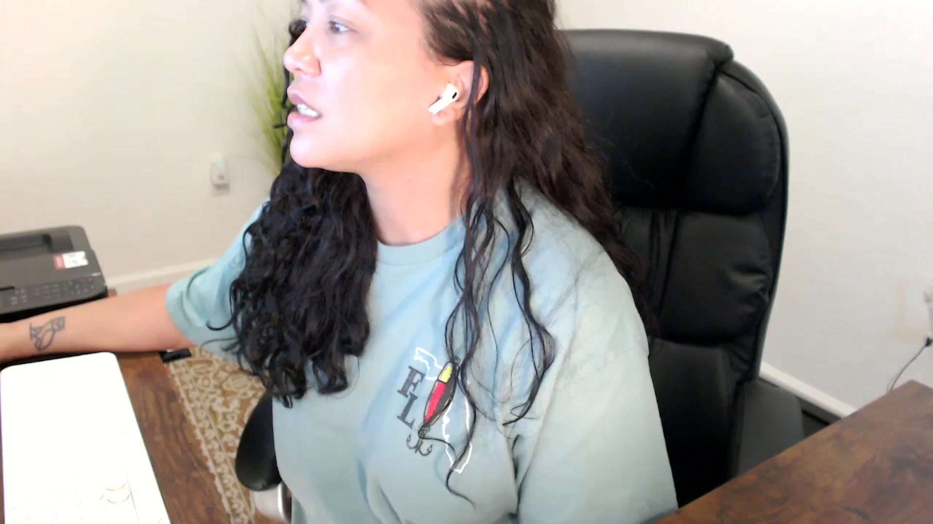 Gallery image thumbnail from MickaylaStar's myfreecams stream on, 11/06/2025, 16:16 image 1 of 20