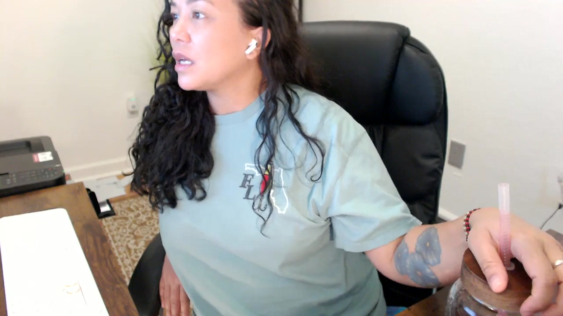 Gallery image thumbnail from MickaylaStar's myfreecams stream on, 11/06/2025, 16:16 image 7 of 20