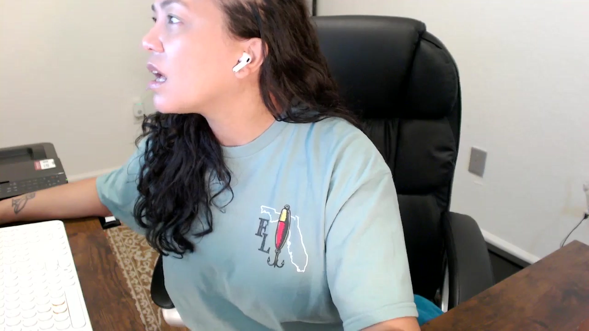 Gallery image thumbnail from MickaylaStar's myfreecams stream on, 11/06/2025, 16:47 image 13 of 20