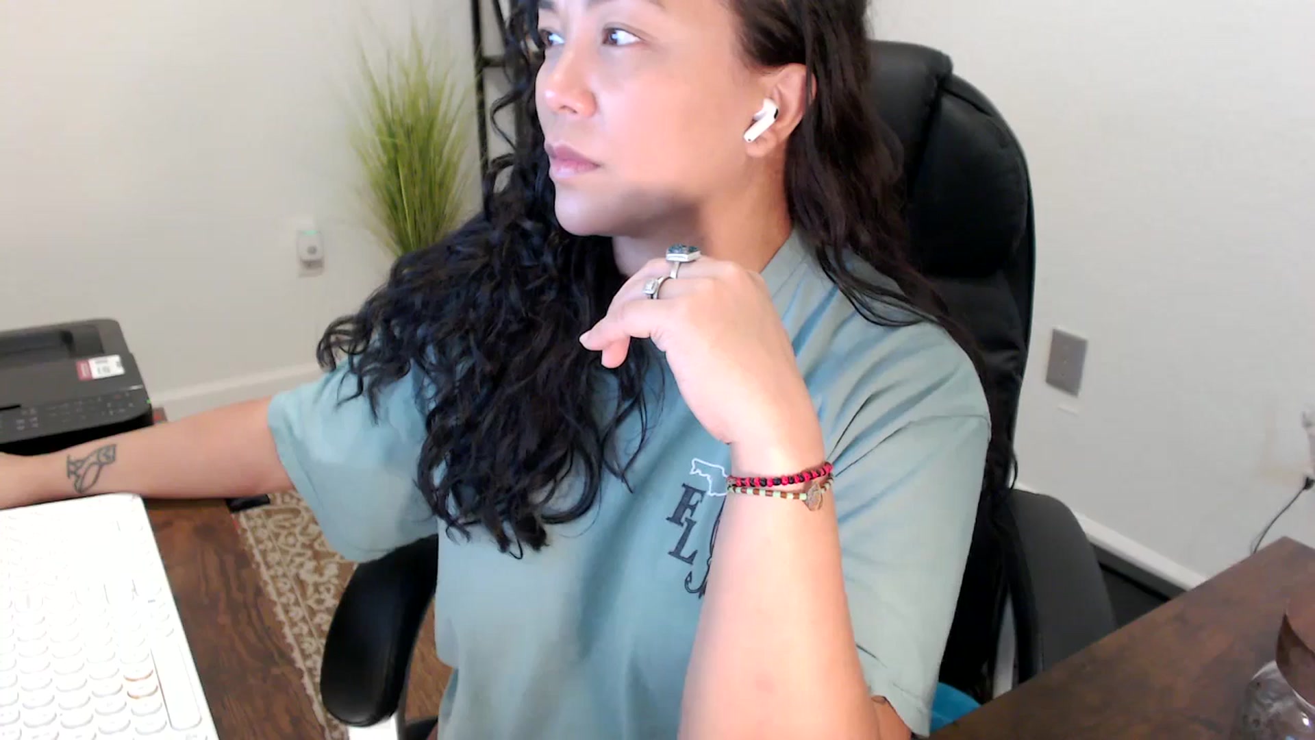 Gallery image thumbnail from MickaylaStar's myfreecams stream on, 11/06/2025, 16:47 image 1 of 20