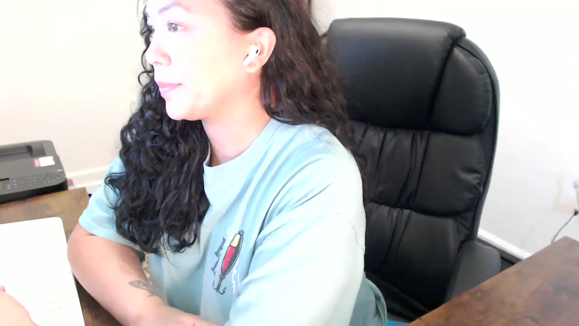 Gallery image thumbnail from MickaylaStar's myfreecams stream on, 11/06/2025, 18:37 image 4 of 20