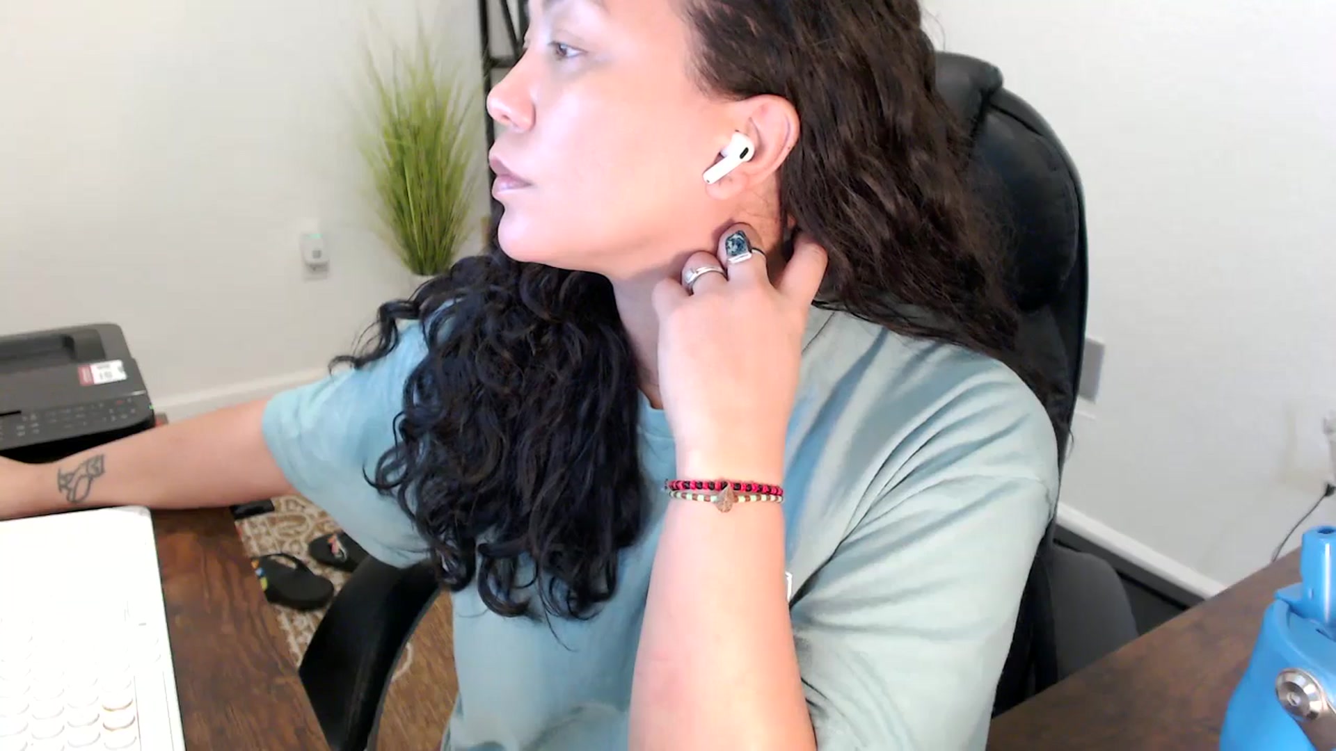 Gallery image thumbnail from MickaylaStar's myfreecams stream on, 11/06/2025, 18:37 image 15 of 20