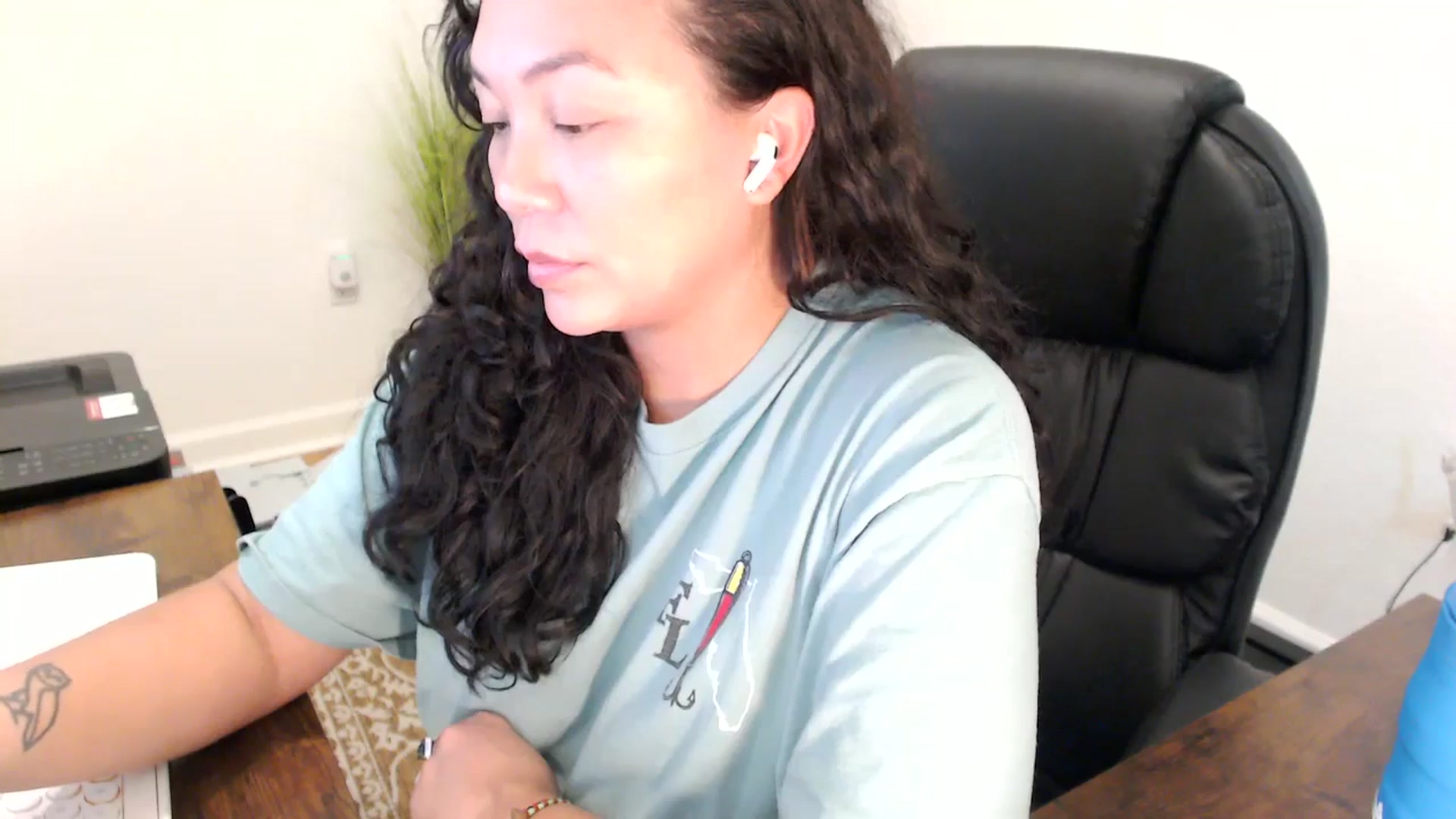 Gallery image thumbnail from MickaylaStar's myfreecams stream on, 11/06/2025, 19:59 image 18 of 20
