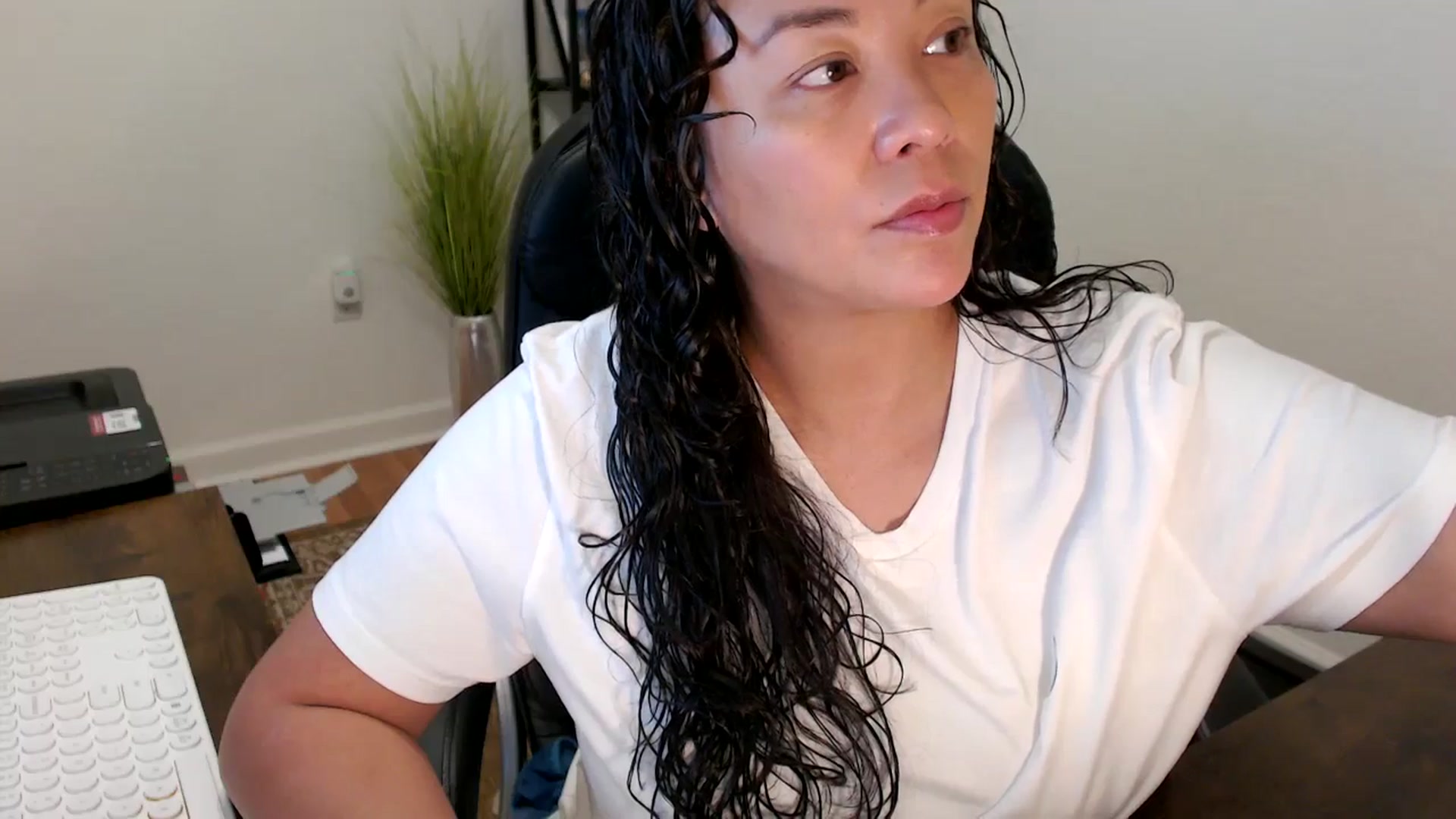Gallery image thumbnail from MickaylaStar's myfreecams stream on, 11/07/2025, 15:25 image 8 of 20