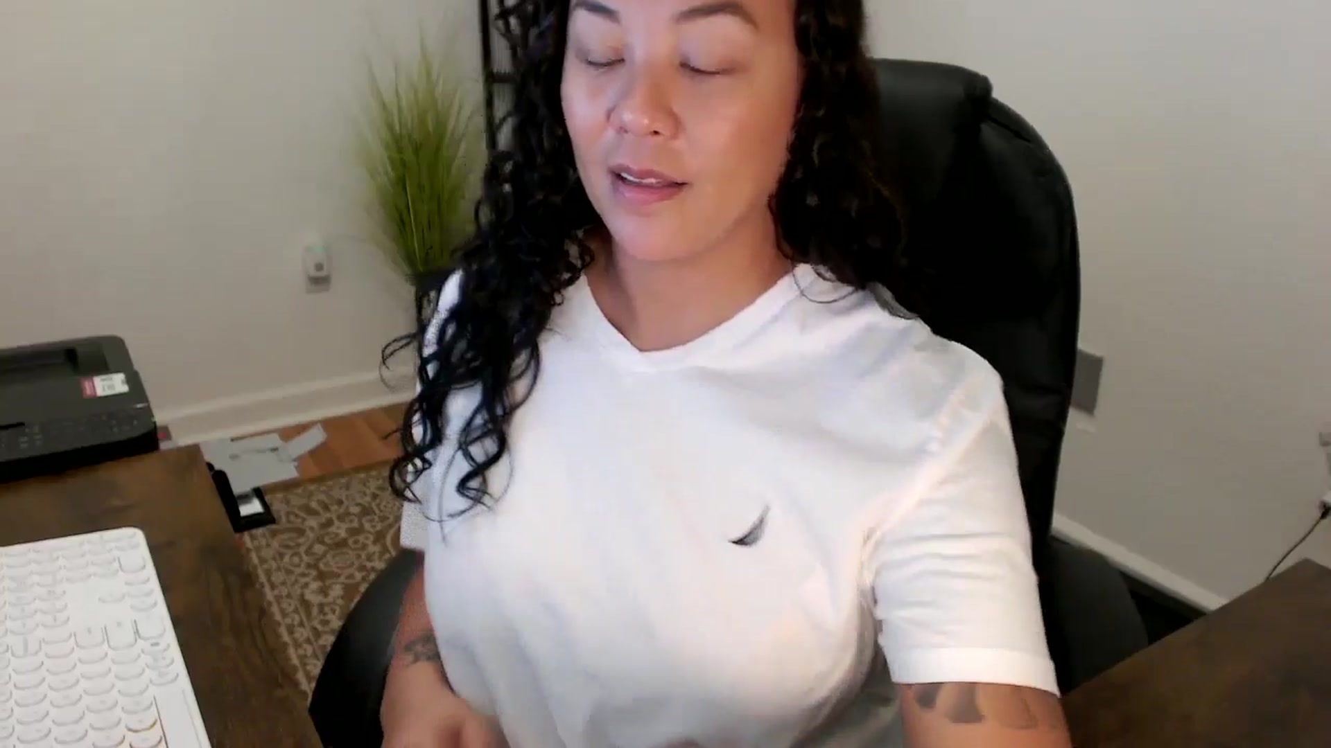 Gallery image thumbnail from MickaylaStar's myfreecams stream on, 11/07/2025, 17:16 image 5 of 20