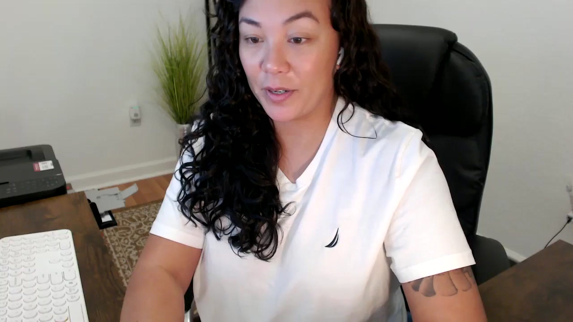 Gallery image thumbnail from MickaylaStar's myfreecams stream on, 11/07/2025, 19:31 image 1 of 20