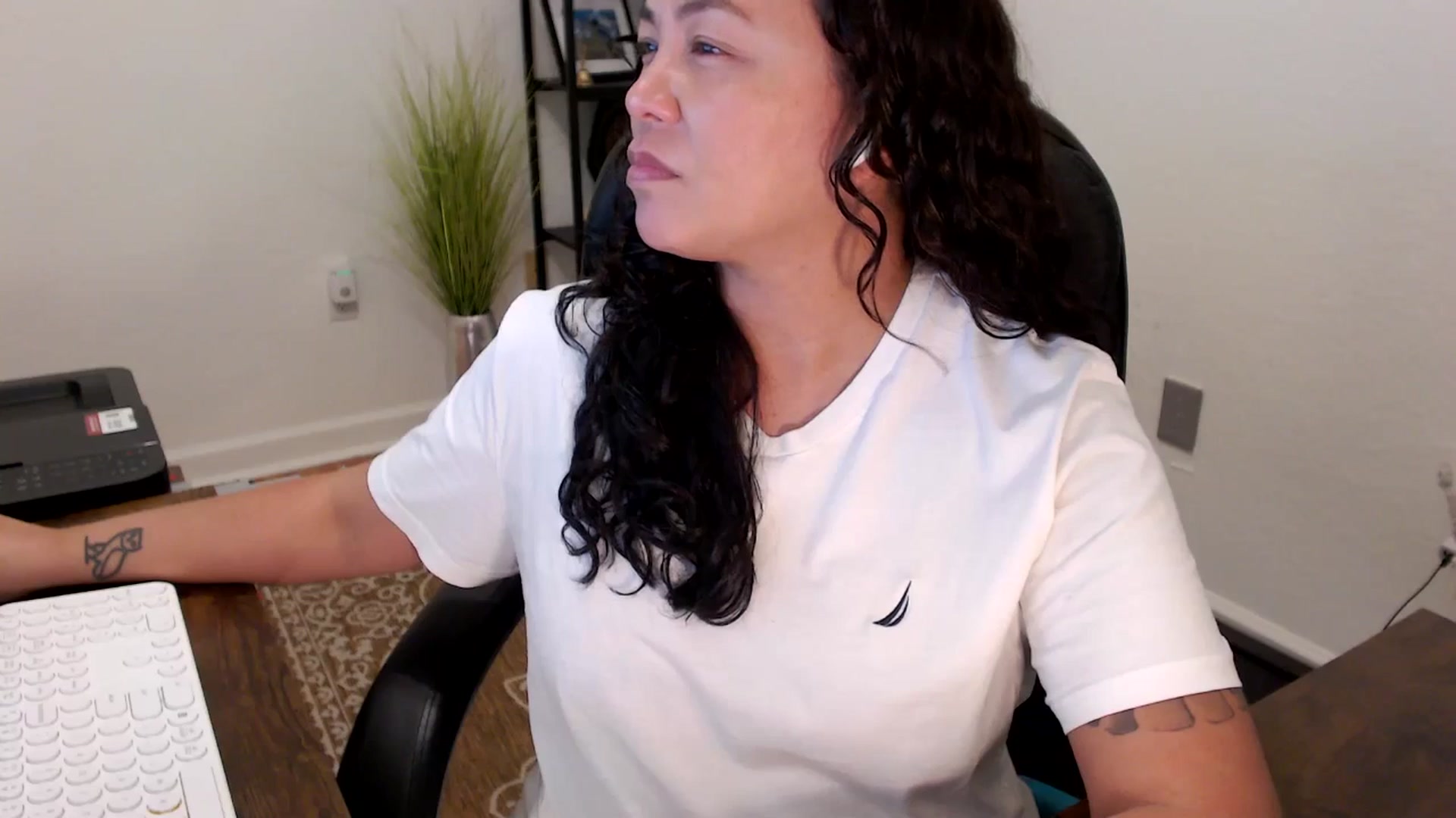 Gallery image thumbnail from MickaylaStar's myfreecams stream on, 11/07/2025, 20:00 image 2 of 20