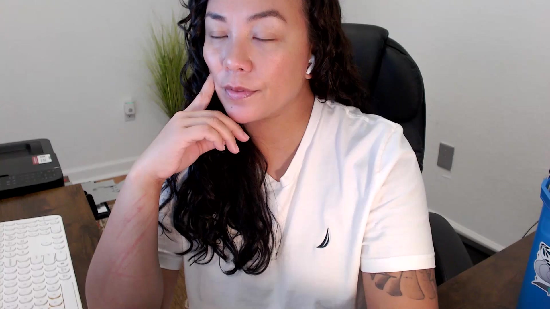 Gallery image thumbnail from MickaylaStar's myfreecams stream on, 11/07/2025, 20:22 image 20 of 20