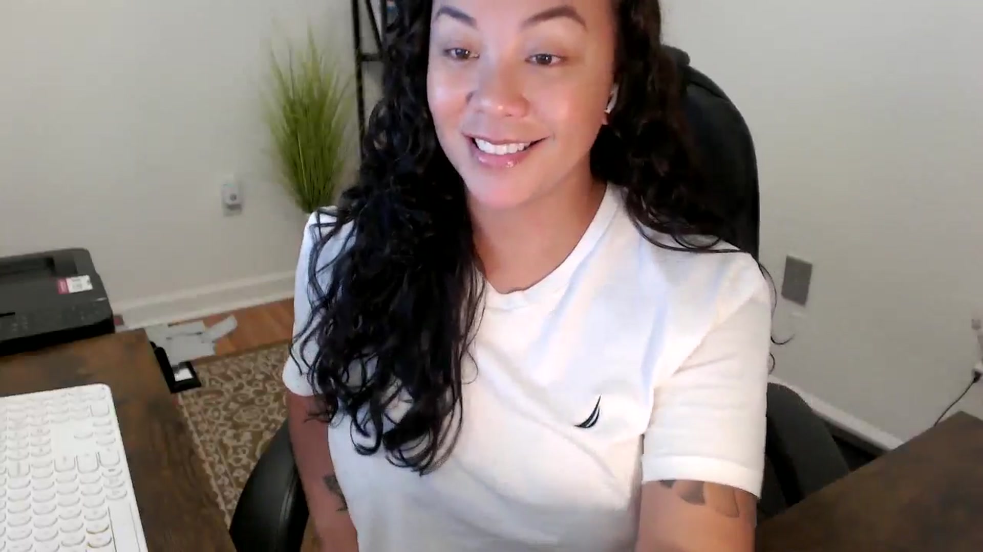 Gallery image thumbnail from MickaylaStar's myfreecams stream on, 11/07/2025, 20:58 image 3 of 20