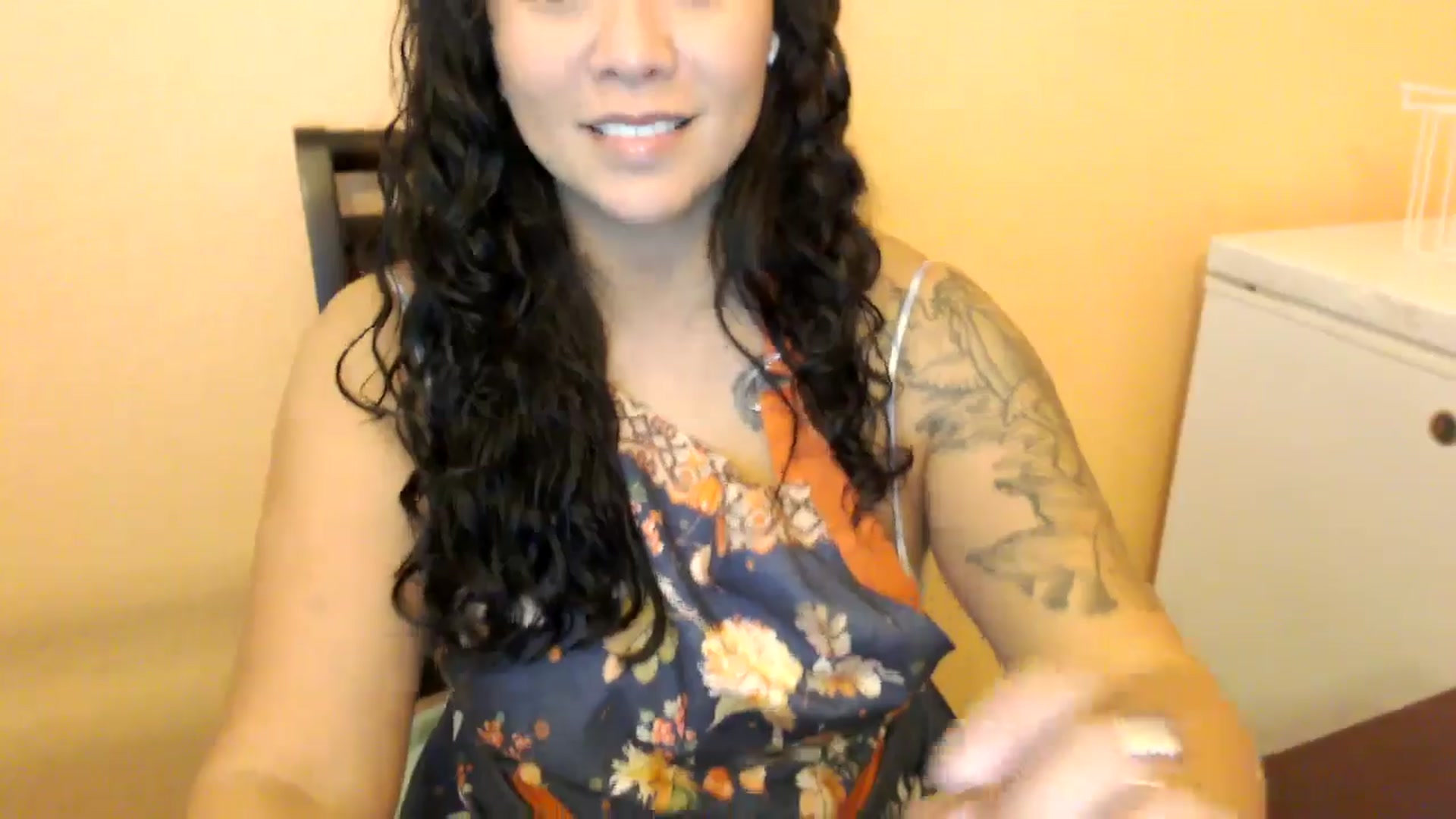 Gallery image thumbnail from MickaylaStar's myfreecams stream on, 11/08/2025, 20:19 image 2 of 20
