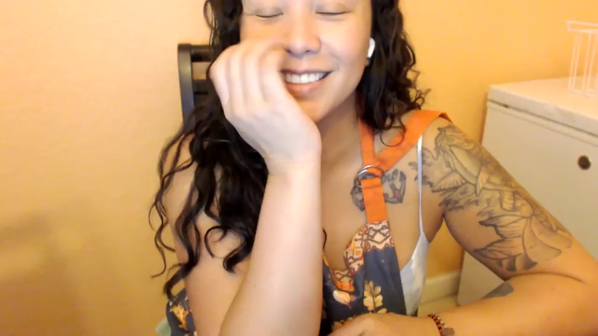 Gallery image thumbnail from MickaylaStar's myfreecams stream on, 11/08/2025, 21:52 image 1 of 20