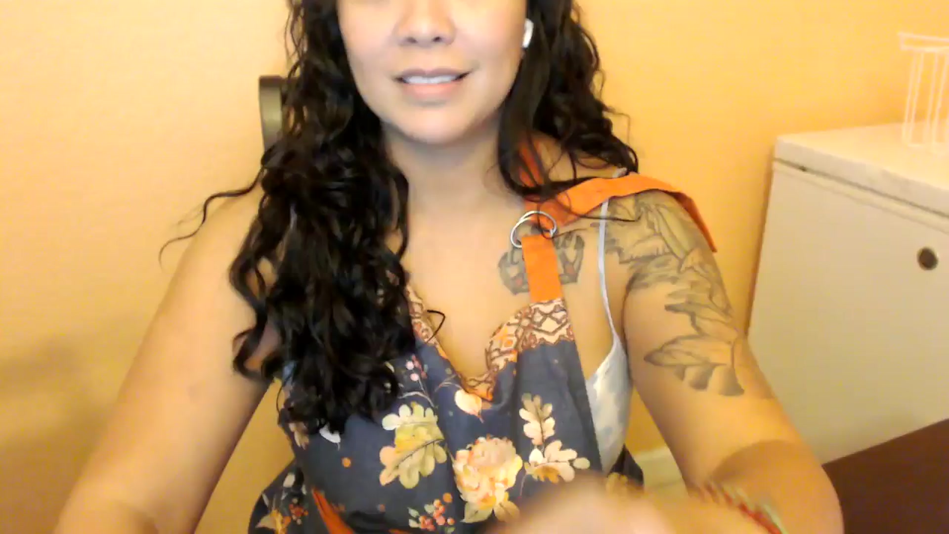 Gallery image thumbnail from MickaylaStar's myfreecams stream on, 11/08/2025, 21:52 image 12 of 20