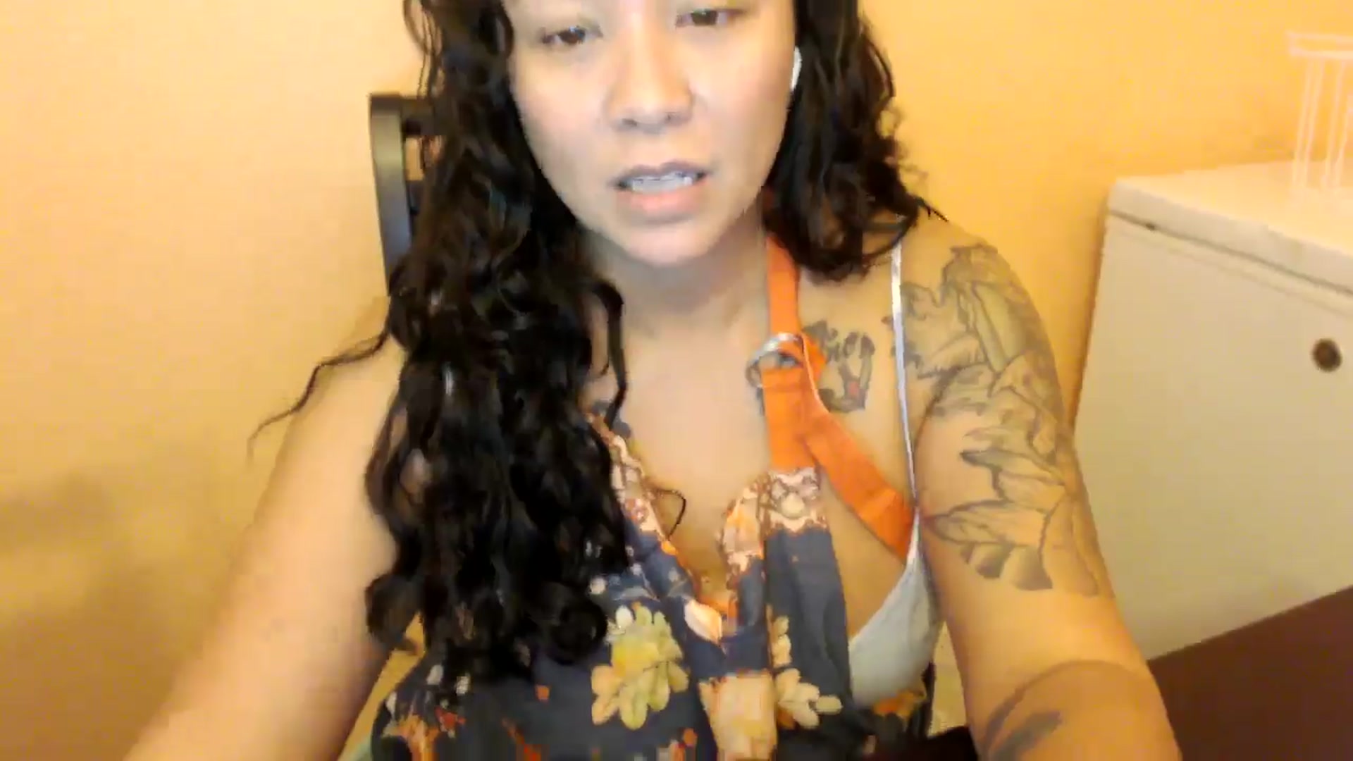 Gallery image thumbnail from MickaylaStar's myfreecams stream on, 11/08/2025, 21:52 image 17 of 20
