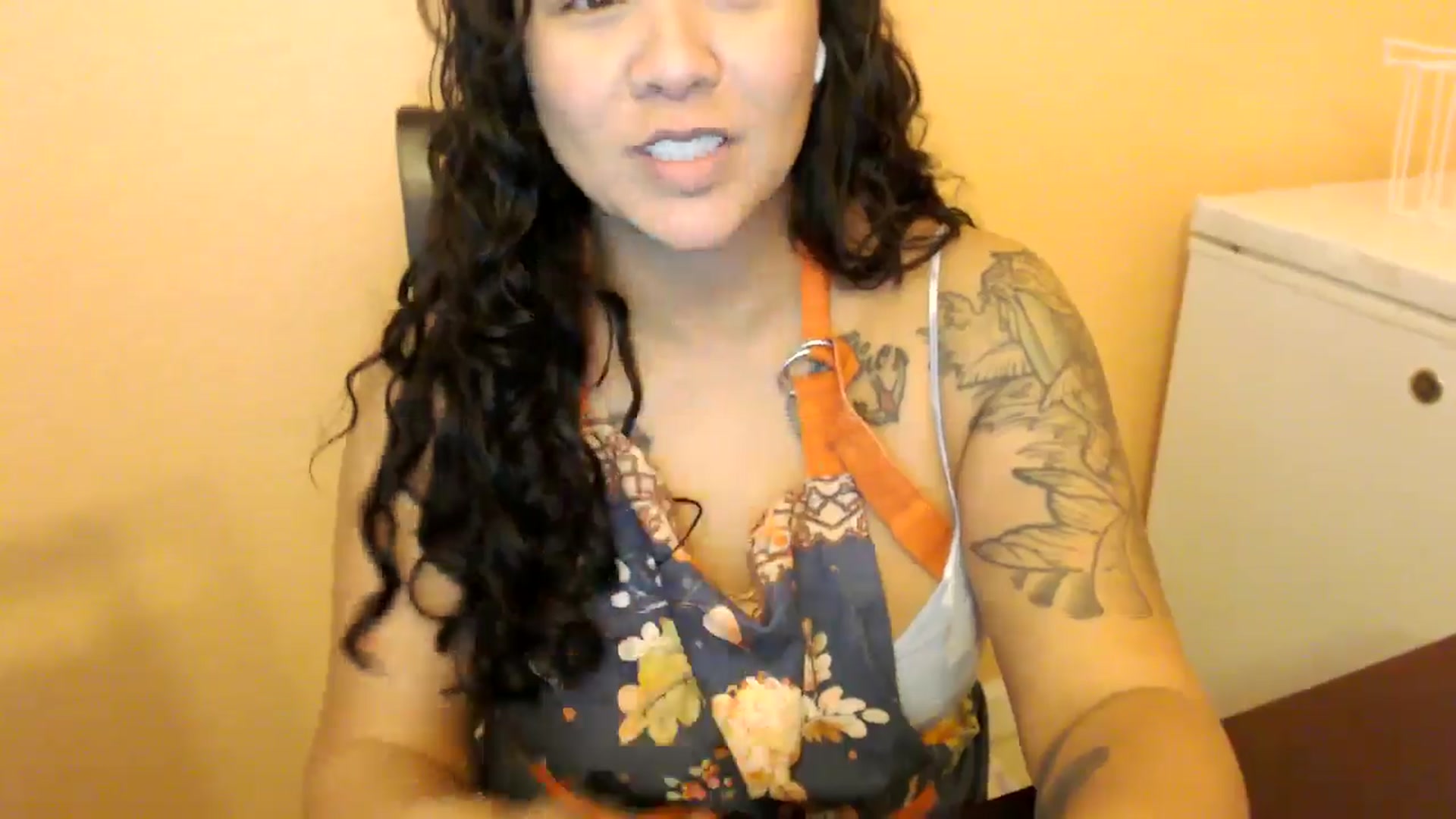 Gallery image thumbnail from MickaylaStar's myfreecams stream on, 11/08/2025, 21:52 image 19 of 20