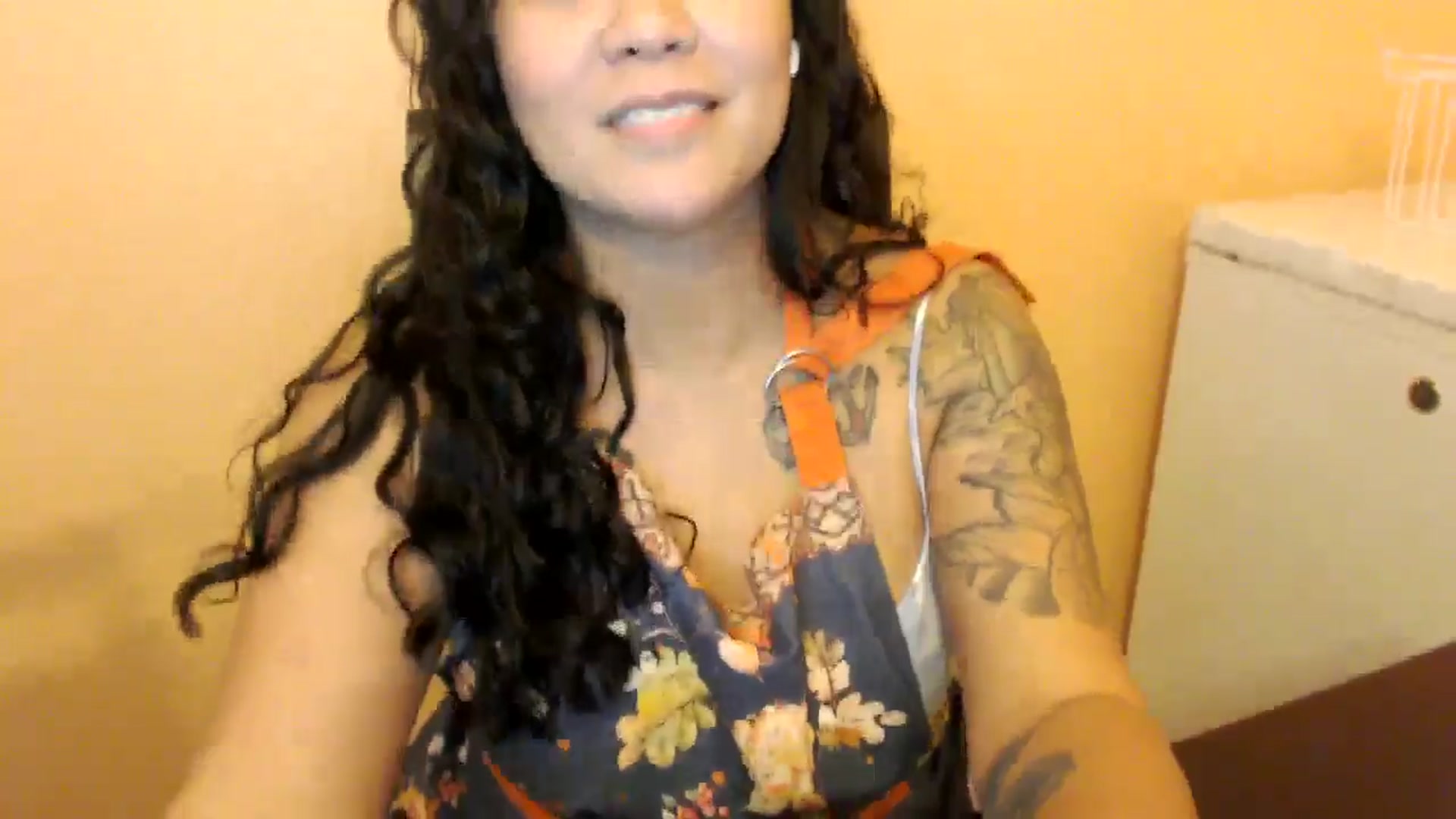 Gallery image thumbnail from MickaylaStar's myfreecams stream on, 11/08/2025, 21:52 image 5 of 20