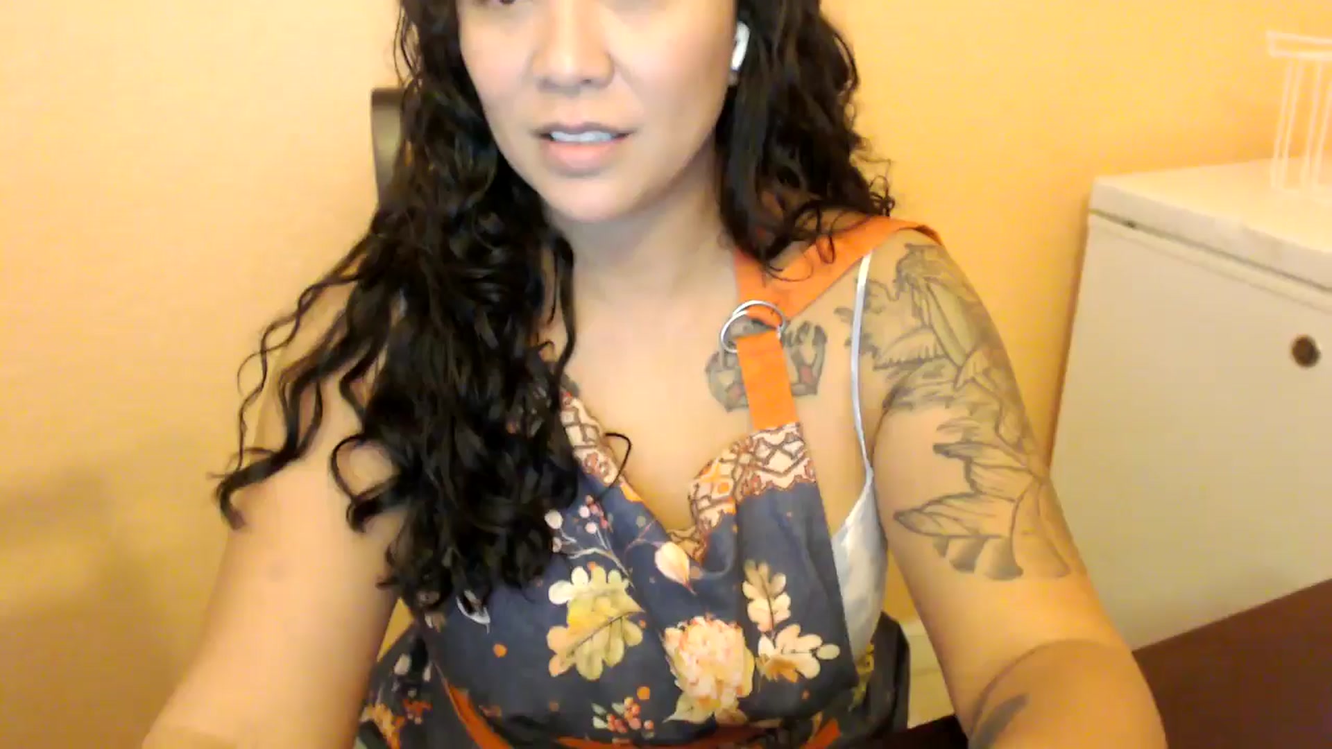 Gallery image thumbnail from MickaylaStar's myfreecams stream on, 11/08/2025, 21:52 image 4 of 20