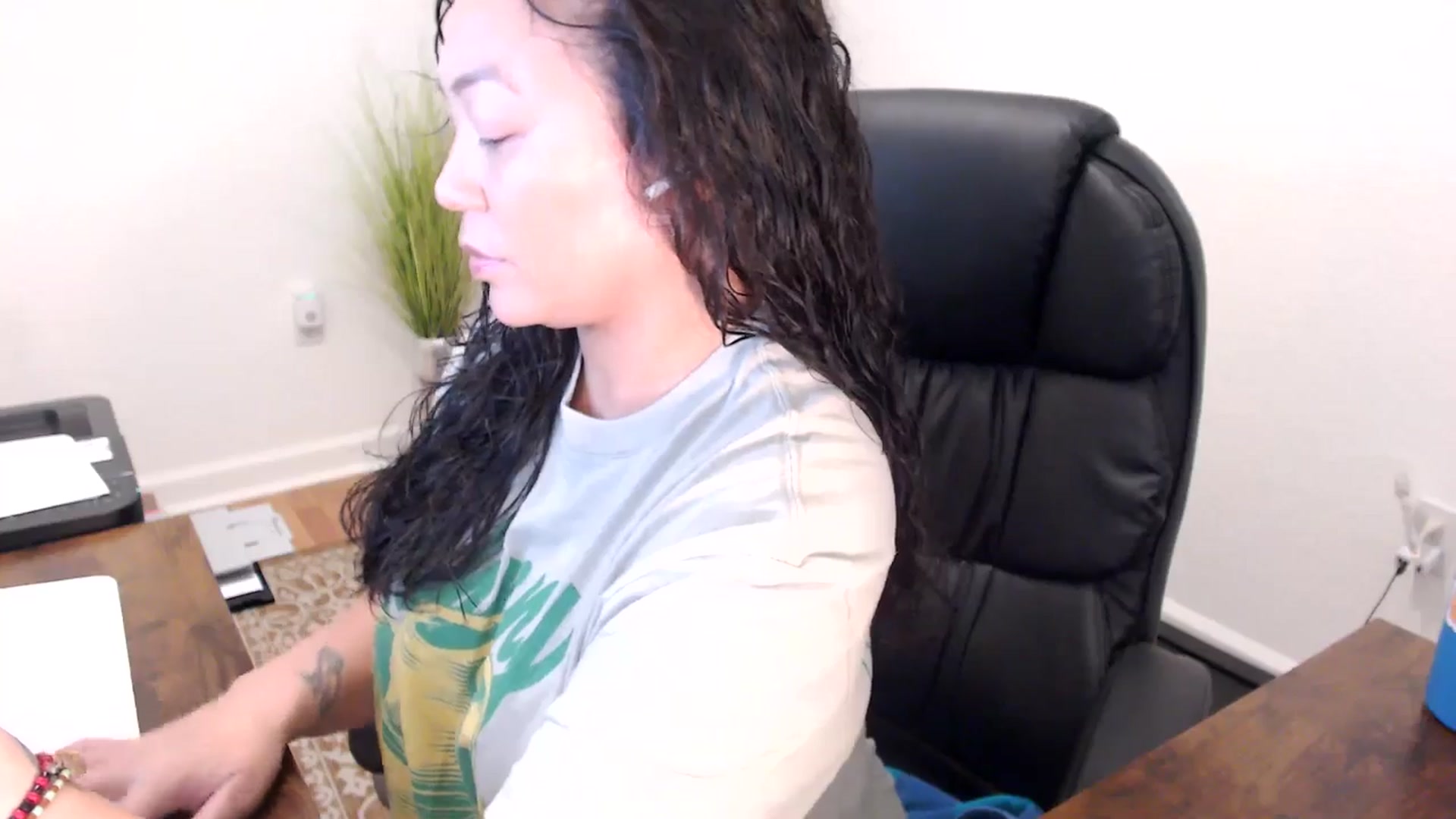 Gallery image thumbnail from MickaylaStar's myfreecams stream on, 11/10/2025, 17:05 image 2 of 20