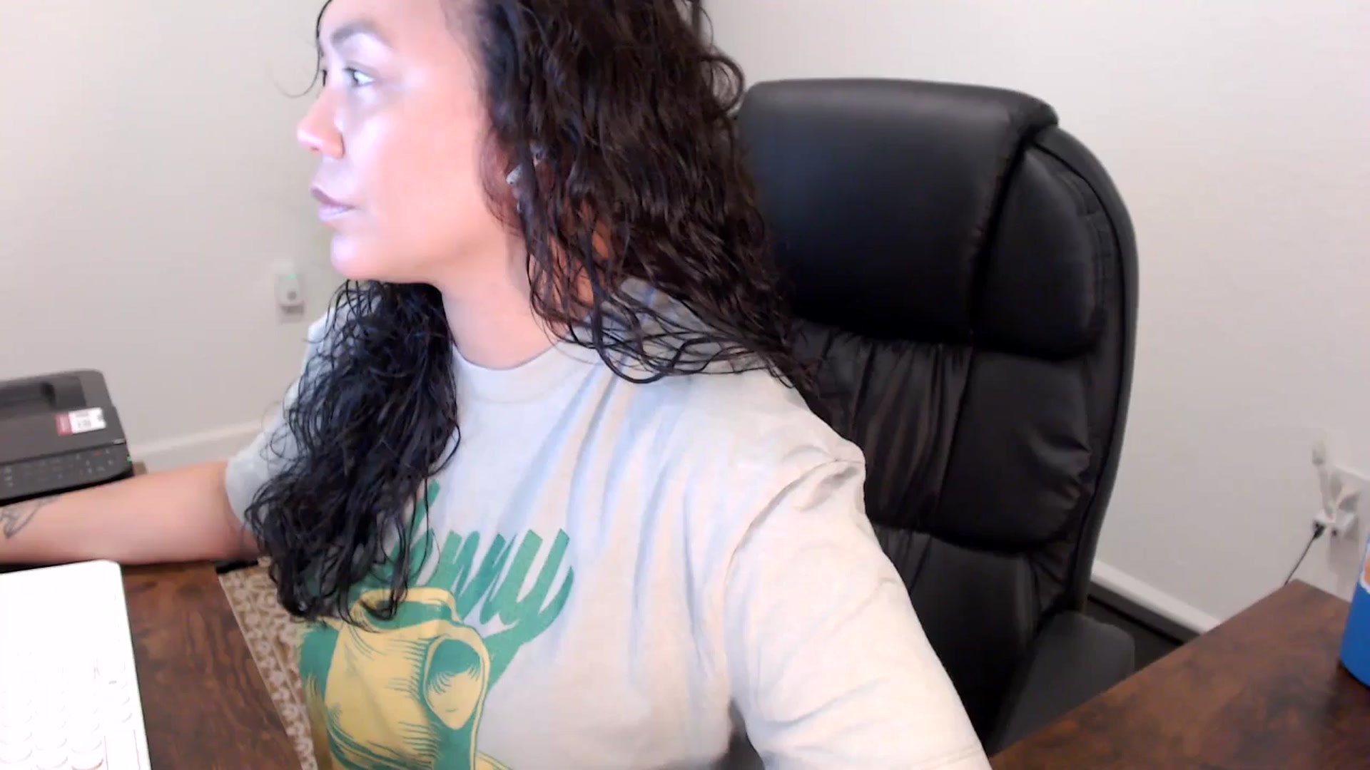 Gallery image thumbnail from MickaylaStar's myfreecams stream on, 11/10/2025, 17:23 image 14 of 20
