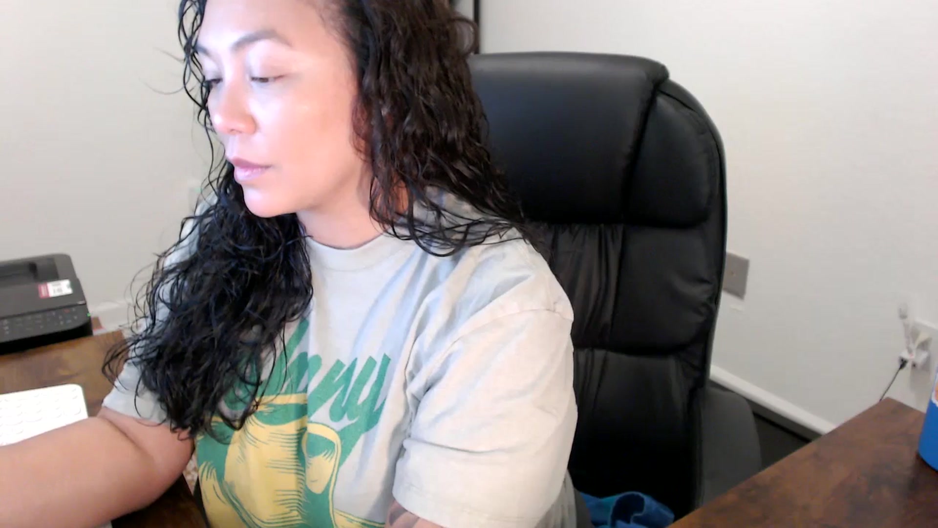 Gallery image thumbnail from MickaylaStar's myfreecams stream on, 11/10/2025, 17:23 image 11 of 20