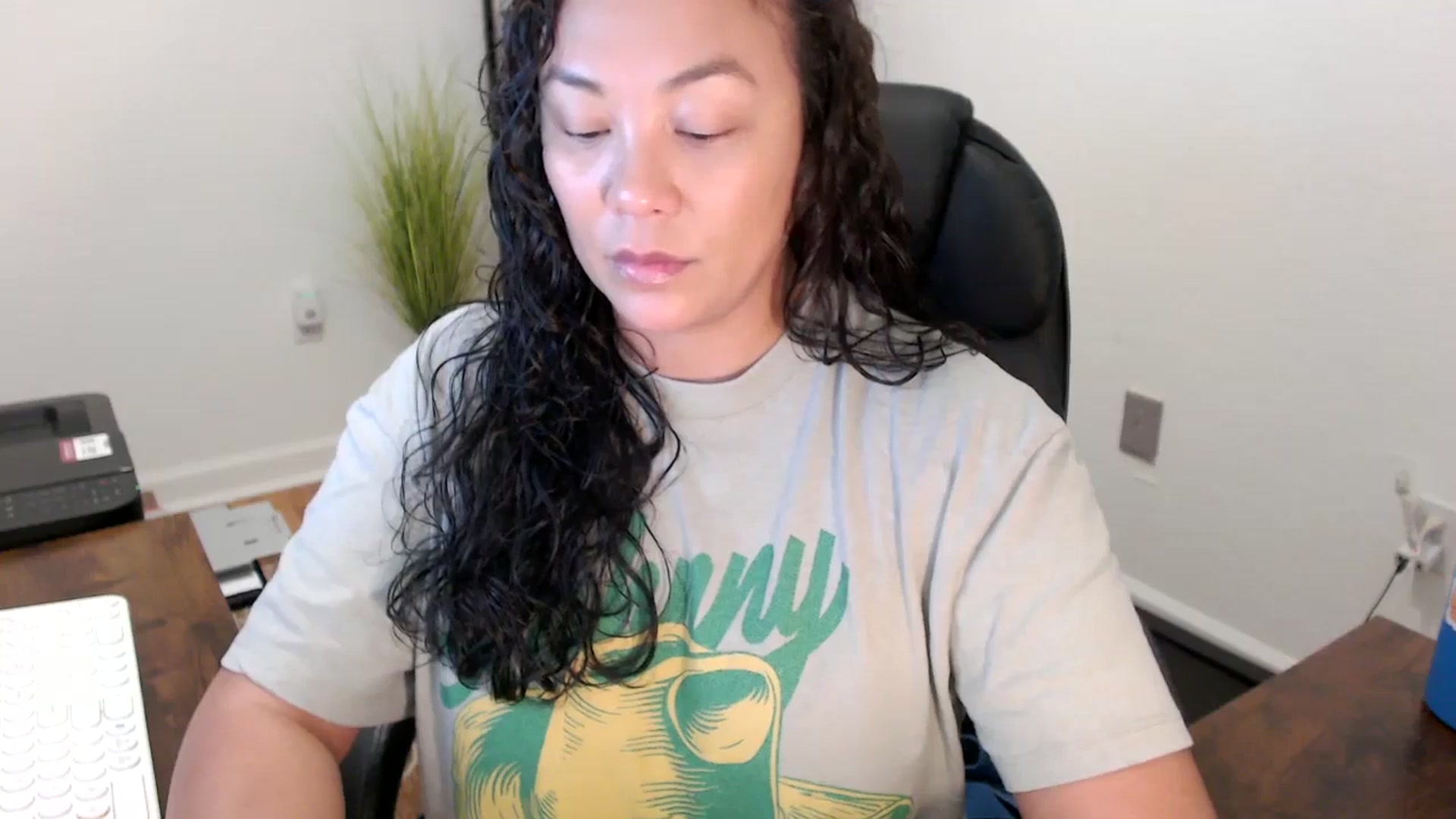 Gallery image thumbnail from MickaylaStar's myfreecams stream on, 11/10/2025, 17:23 image 15 of 20