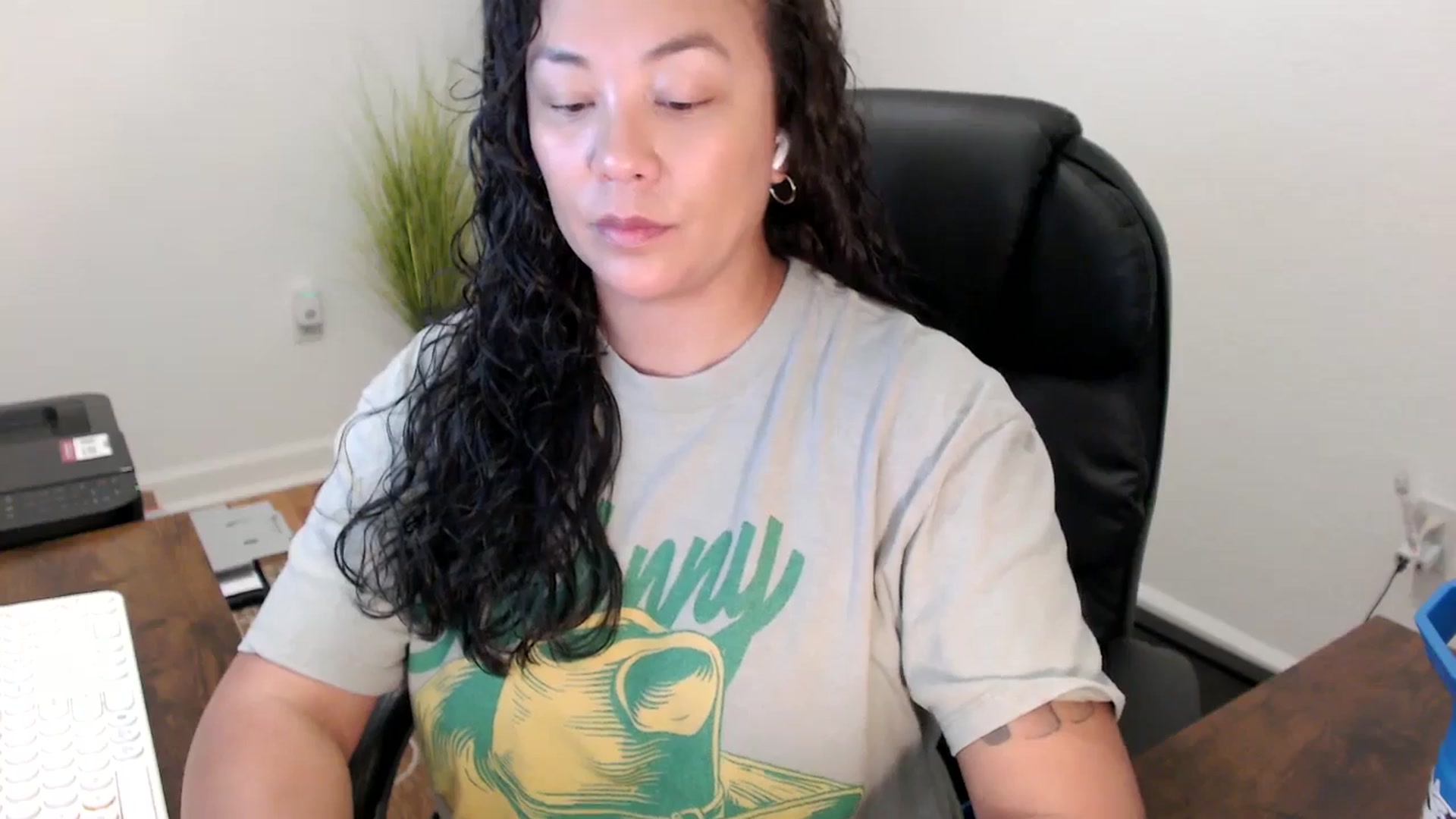 Gallery image thumbnail from MickaylaStar's myfreecams stream on, 11/10/2025, 17:53 image 16 of 20