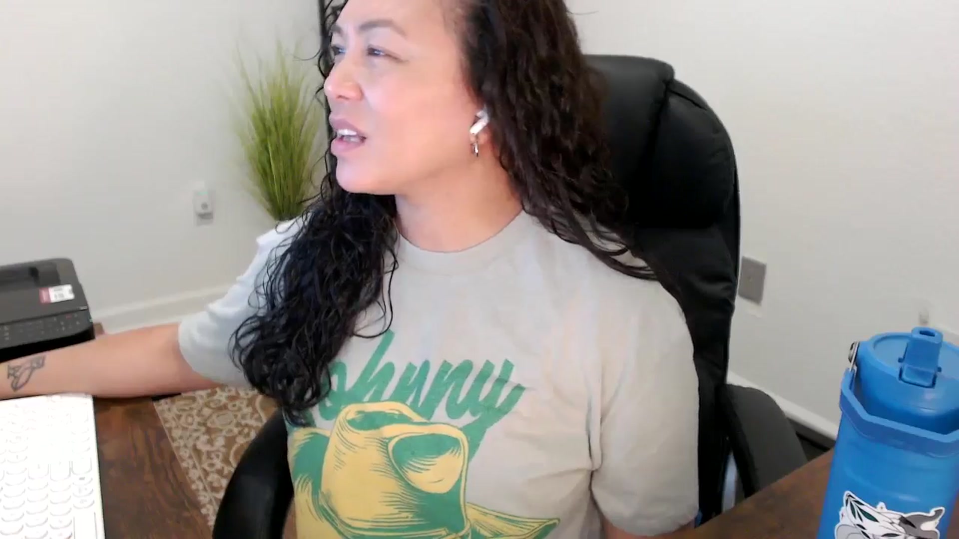 Gallery image thumbnail from MickaylaStar's myfreecams stream on, 11/10/2025, 18:43 image 20 of 20