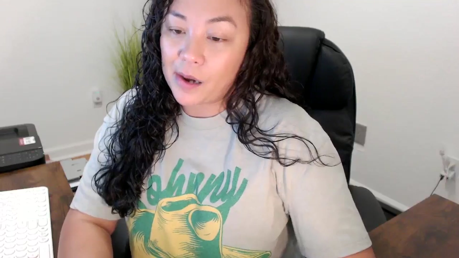Gallery image thumbnail from MickaylaStar's myfreecams stream on, 11/10/2025, 18:43 image 4 of 20