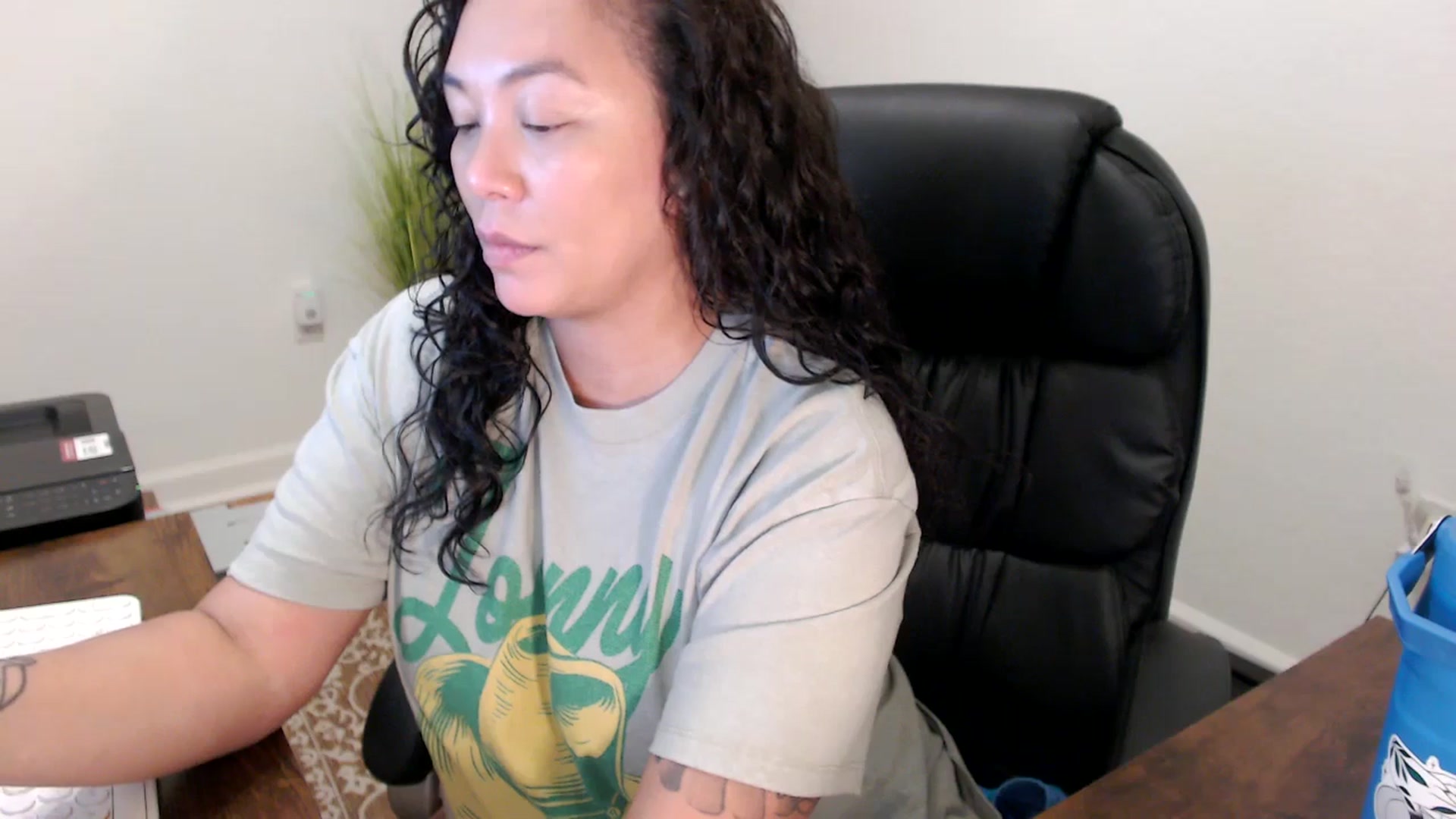 Gallery image thumbnail from MickaylaStar's myfreecams stream on, 11/10/2025, 19:38 image 2 of 20