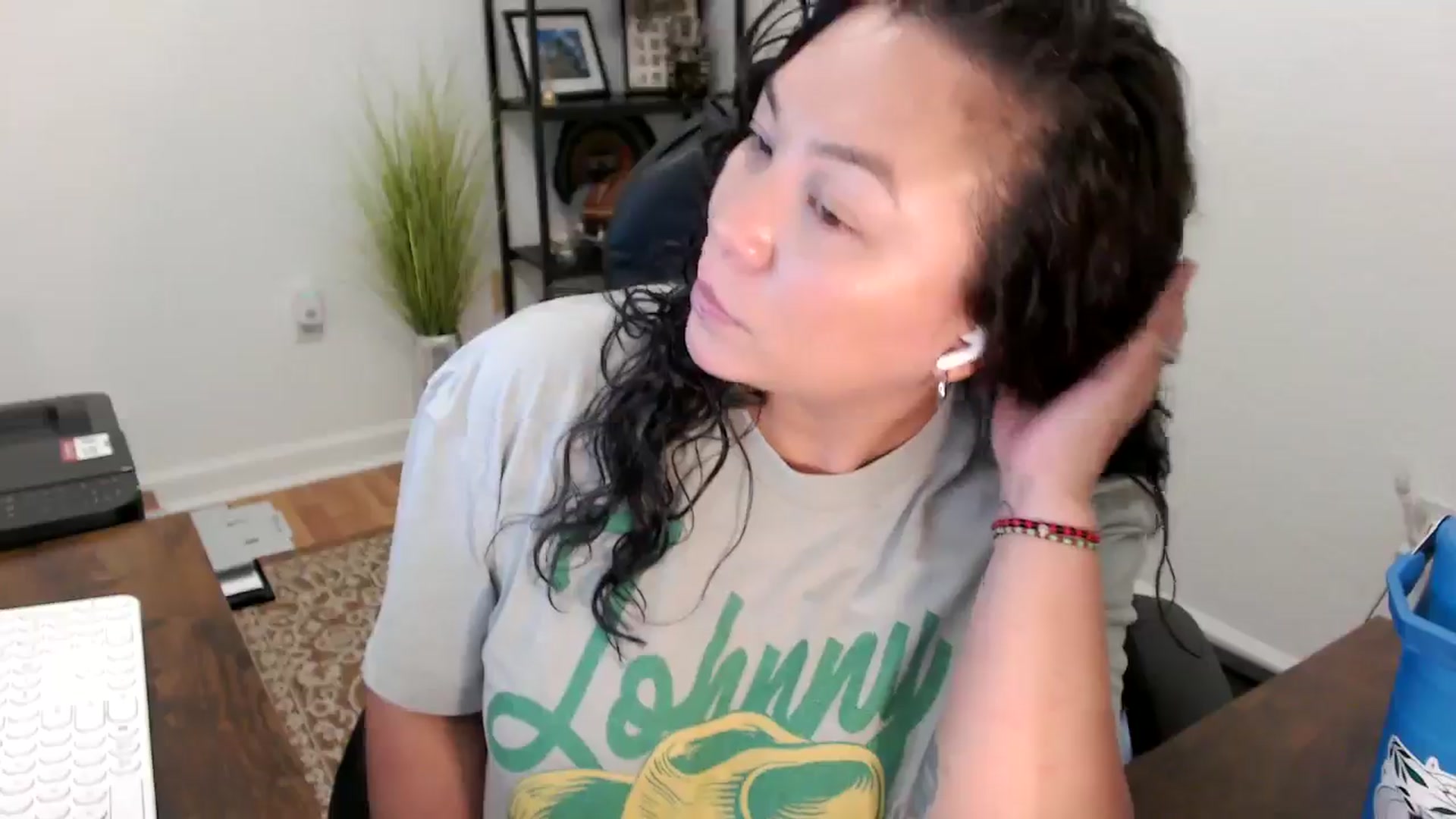 Gallery image thumbnail from MickaylaStar's myfreecams stream on, 11/10/2025, 19:38 image 19 of 20