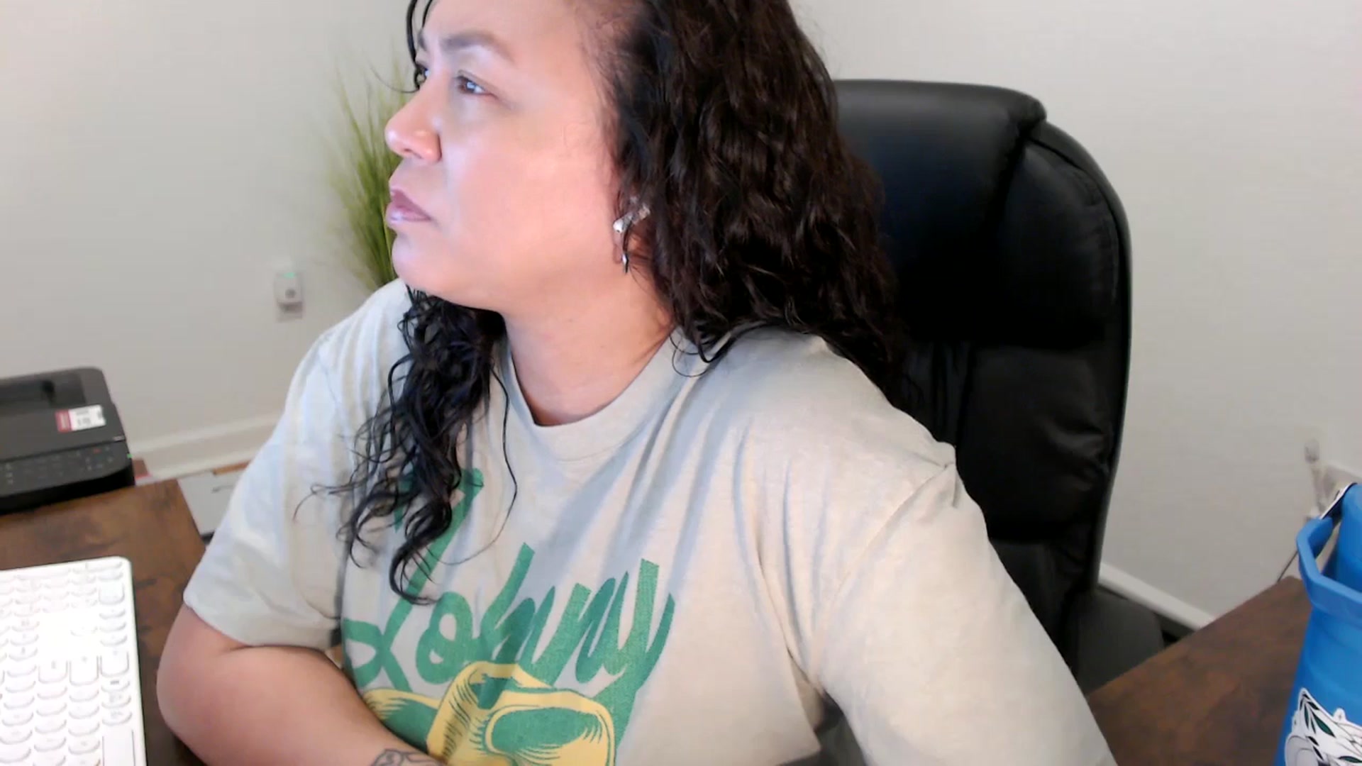 Gallery image thumbnail from MickaylaStar's myfreecams stream on, 11/10/2025, 19:38 image 15 of 20