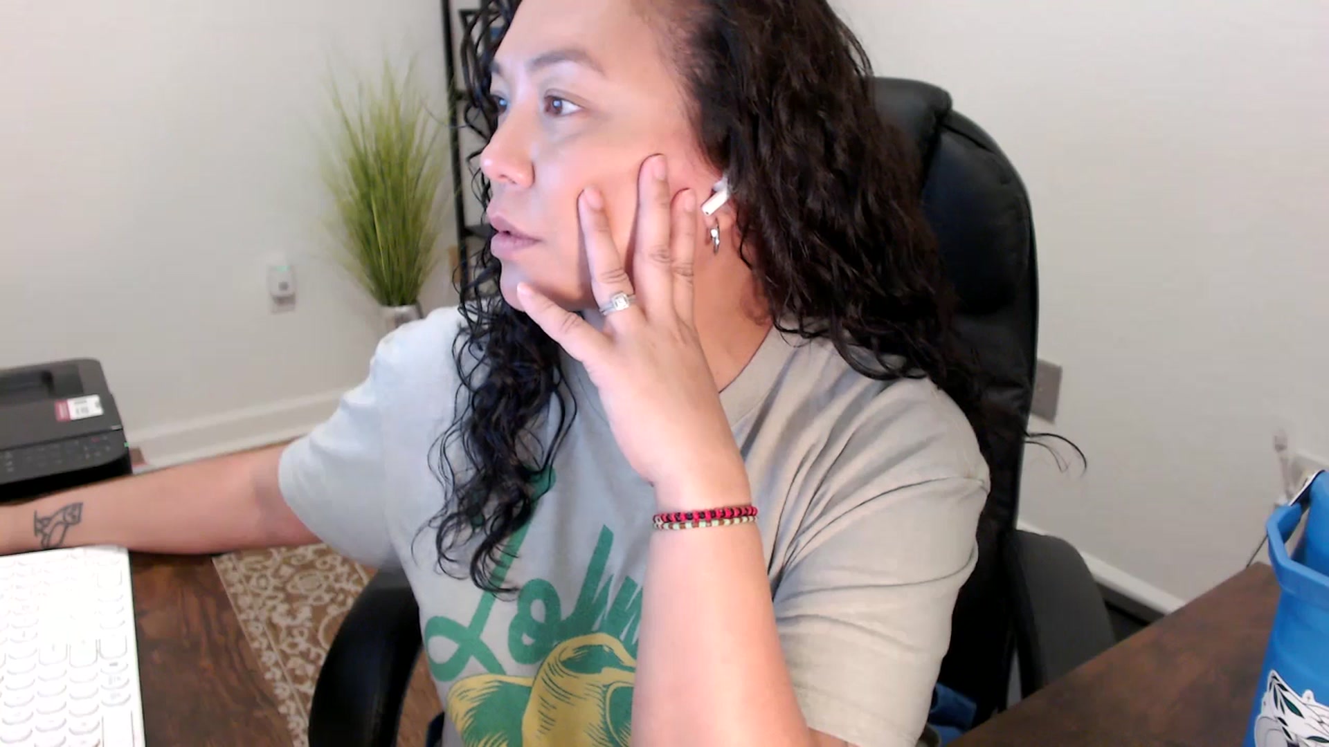 Gallery image thumbnail from MickaylaStar's myfreecams stream on, 11/10/2025, 19:38 image 3 of 20