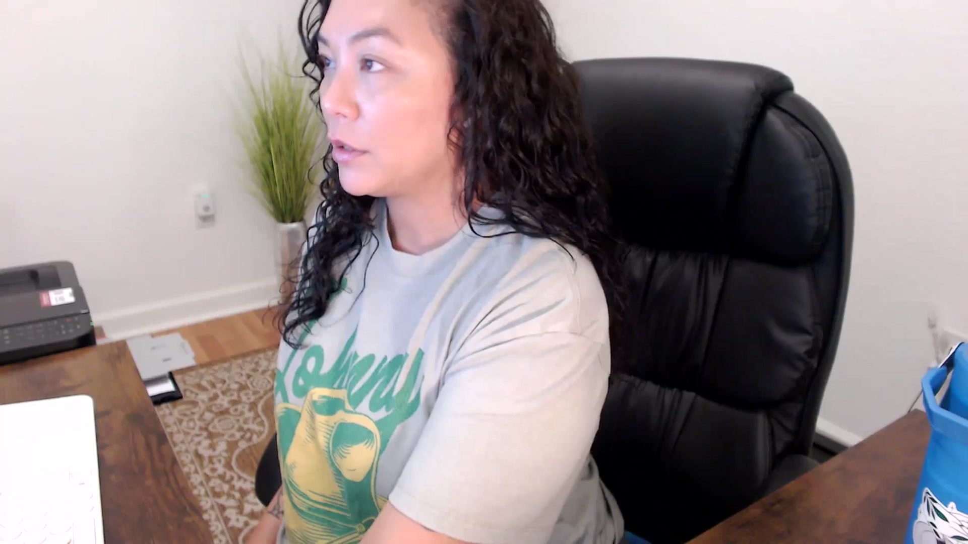 Gallery image thumbnail from MickaylaStar's myfreecams stream on, 11/10/2025, 19:38 image 17 of 20
