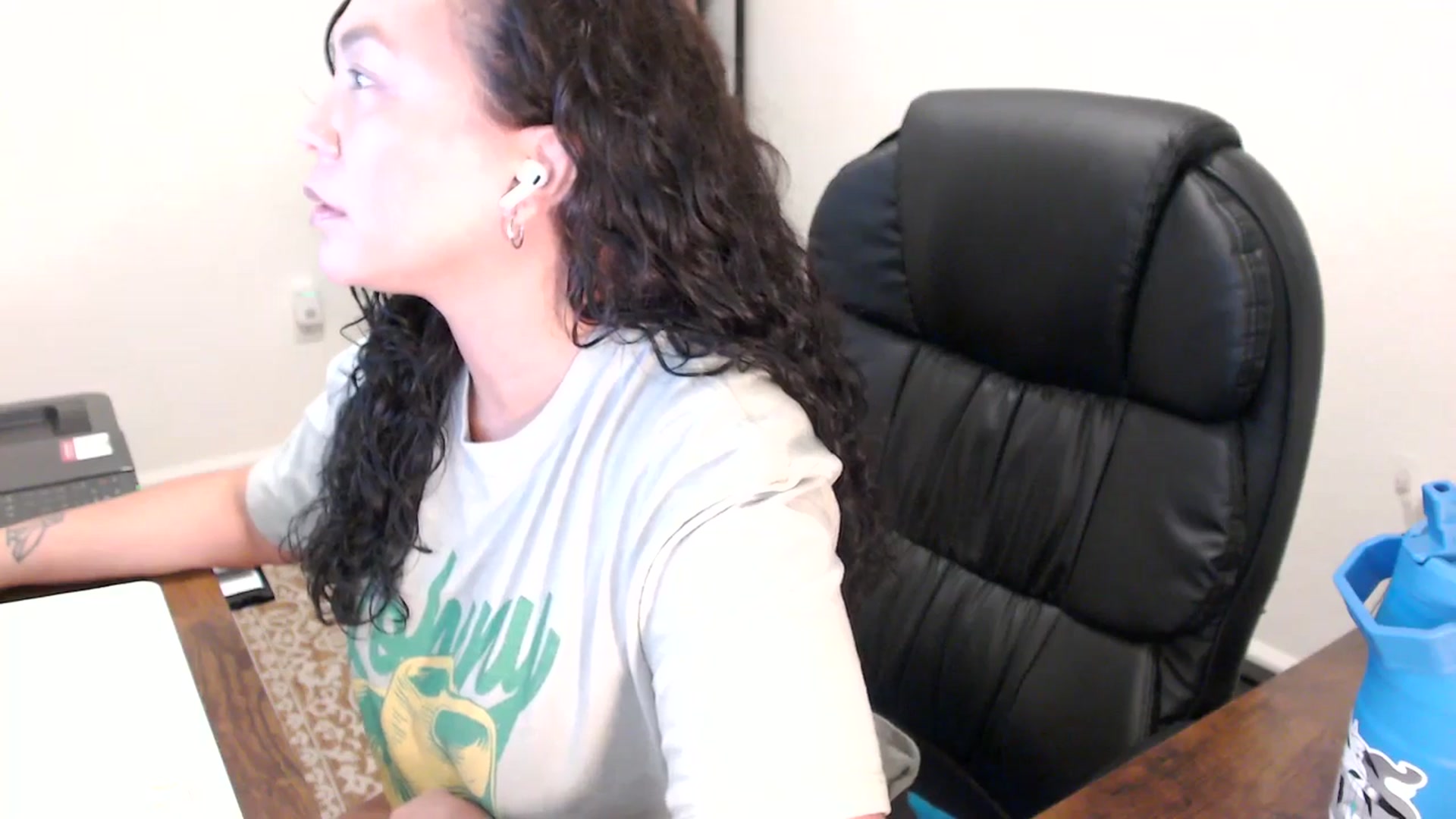 Gallery image thumbnail from MickaylaStar's myfreecams stream on, 11/10/2025, 20:08 image 18 of 20