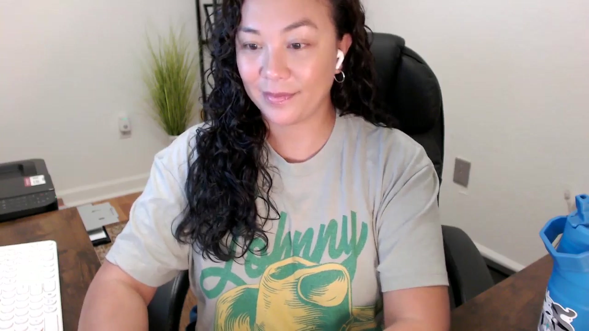 Gallery image thumbnail from MickaylaStar's myfreecams stream on, 11/10/2025, 20:08 image 15 of 20