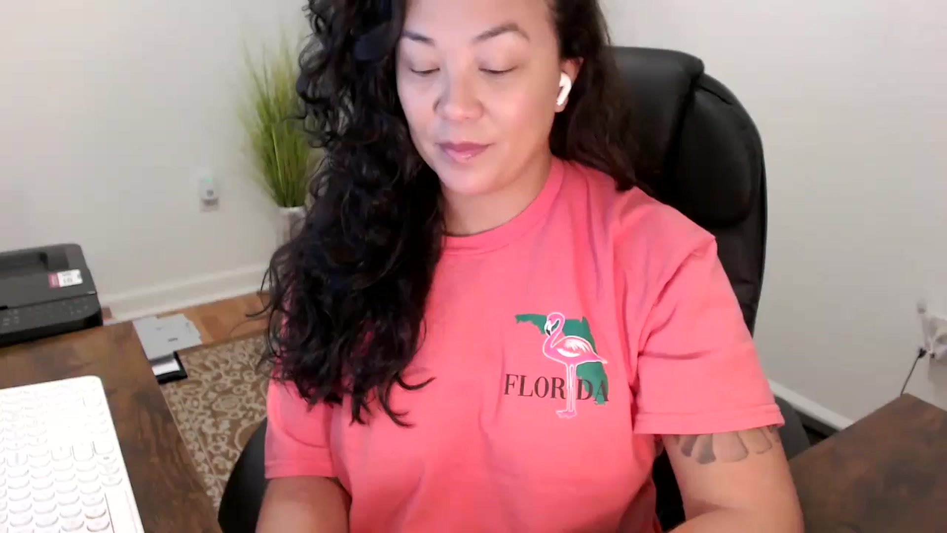 Gallery image thumbnail from MickaylaStar's myfreecams stream on, 11/11/2025, 16:01 image 6 of 20