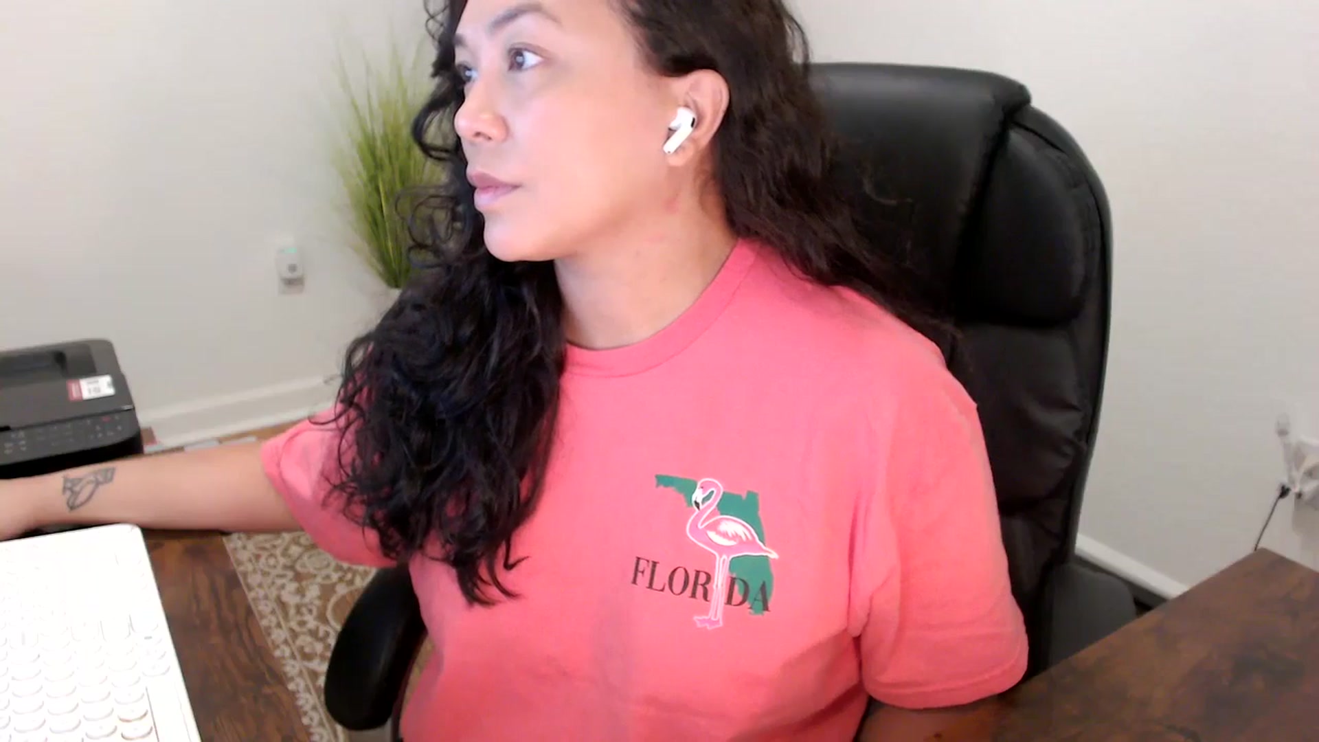 Gallery image thumbnail from MickaylaStar's myfreecams stream on, 11/11/2025, 16:01 image 19 of 20