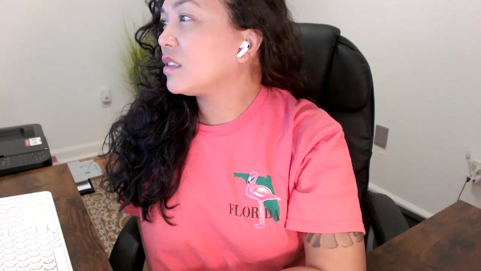 Gallery image thumbnail from MickaylaStar's myfreecams stream on, 11/11/2025, 16:01 image 5 of 20