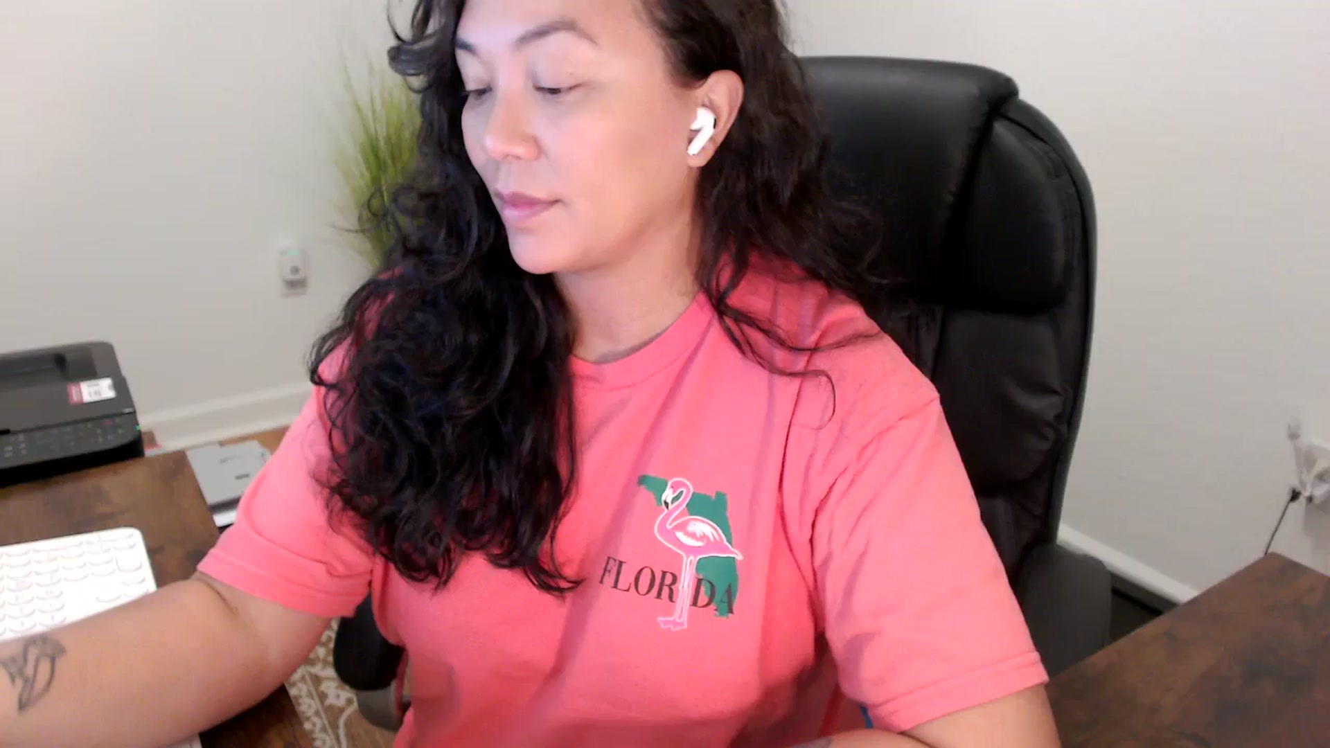 Gallery image thumbnail from MickaylaStar's myfreecams stream on, 11/11/2025, 16:45 image 1 of 20