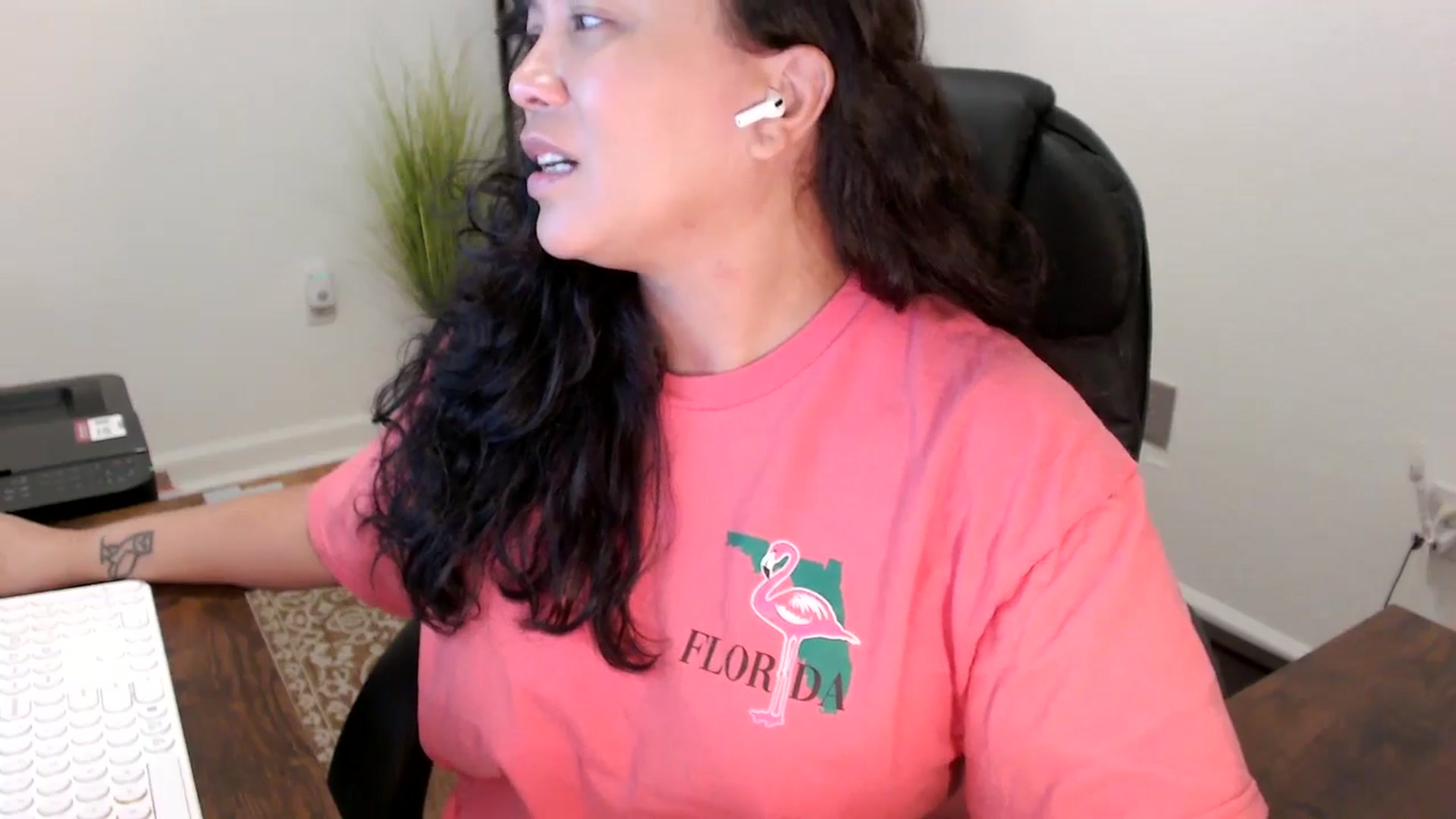 Gallery image thumbnail from MickaylaStar's myfreecams stream on, 11/11/2025, 16:45 image 8 of 20