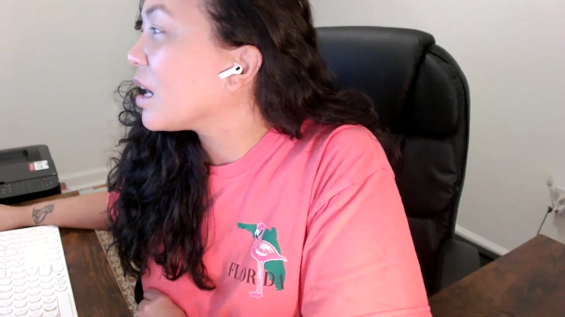 Gallery image thumbnail from MickaylaStar's myfreecams stream on, 11/11/2025, 16:45 image 9 of 20