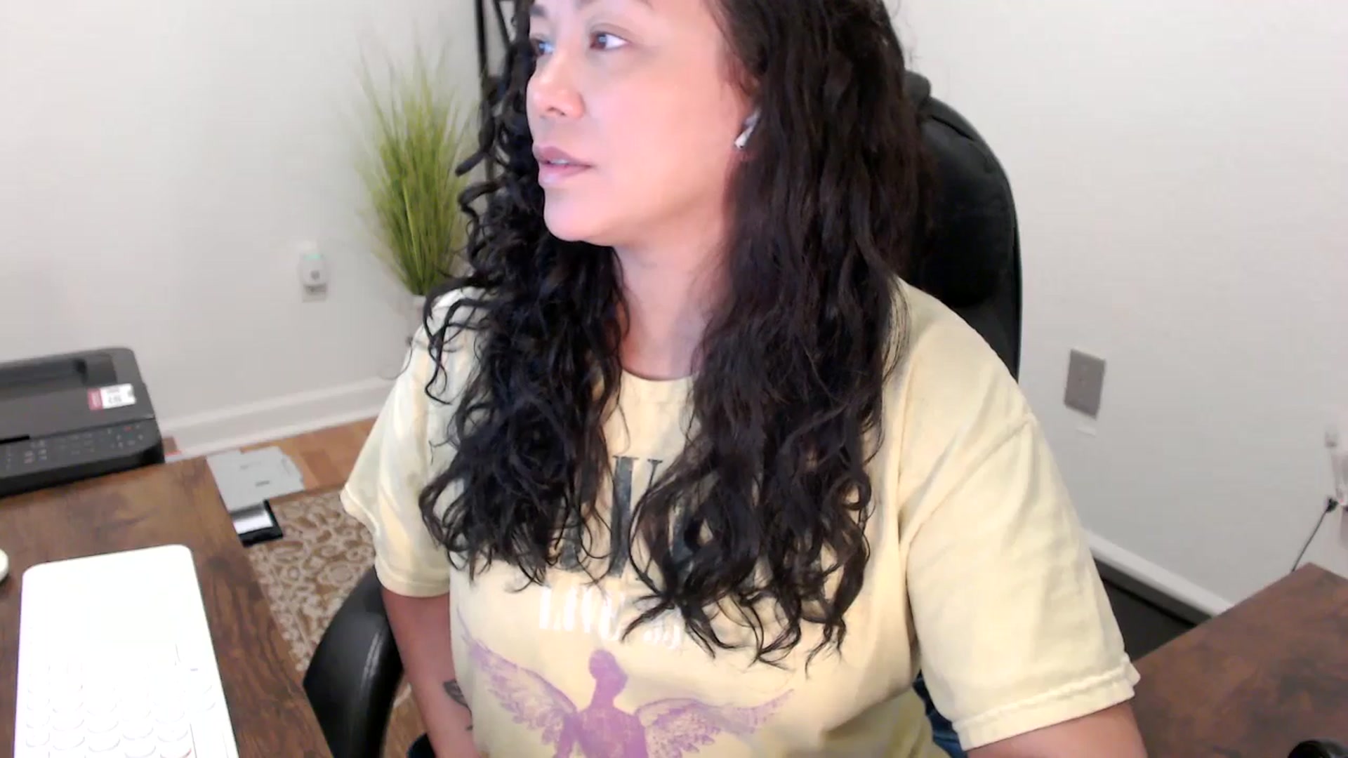 Gallery image thumbnail from MickaylaStar's myfreecams stream on, 11/12/2025, 16:50 image 10 of 20
