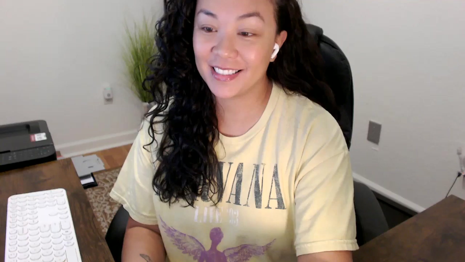 Gallery image thumbnail from MickaylaStar's myfreecams stream on, 11/12/2025, 16:50 image 14 of 20