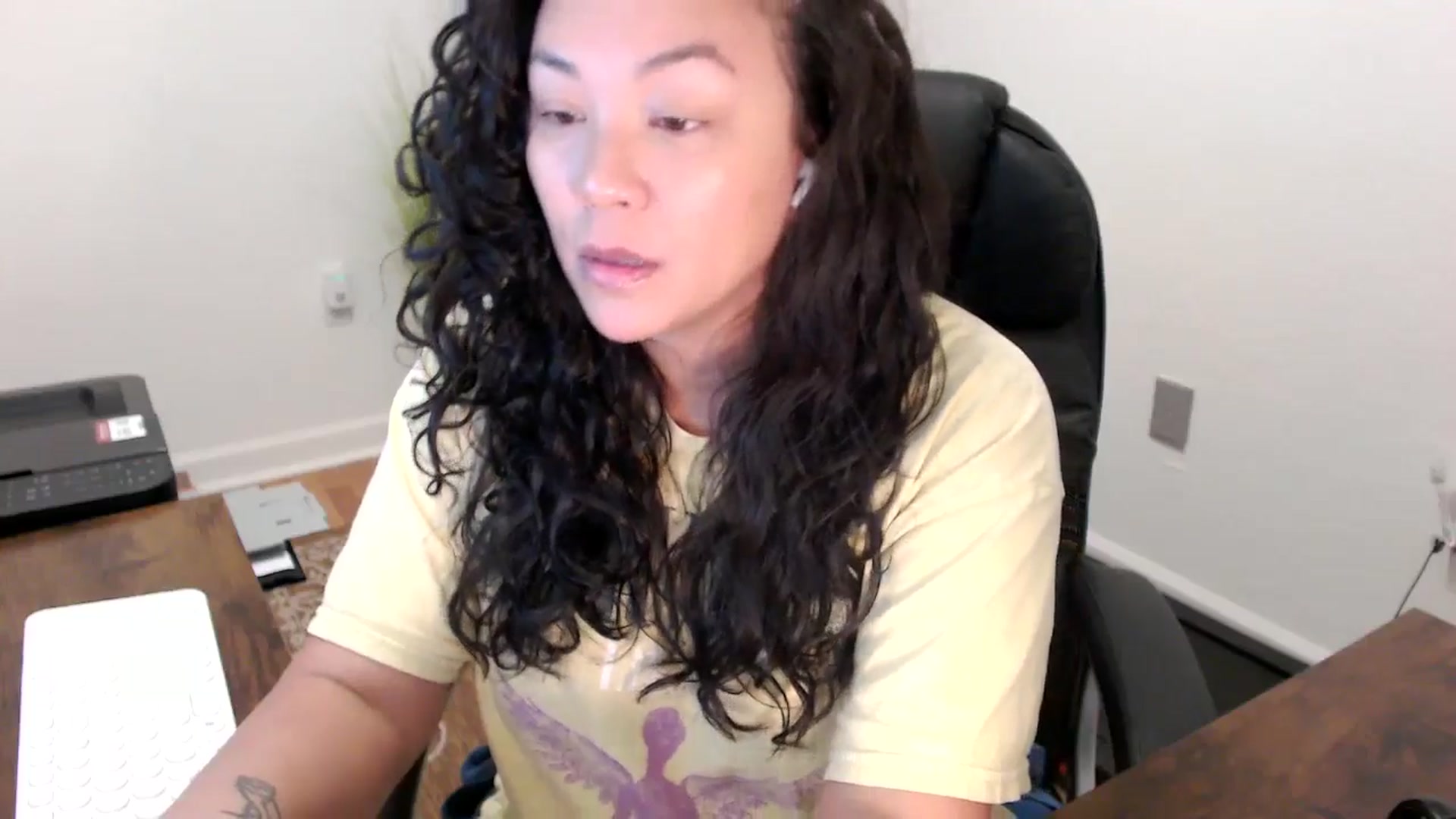 Gallery image thumbnail from MickaylaStar's myfreecams stream on, 11/12/2025, 16:50 image 6 of 20