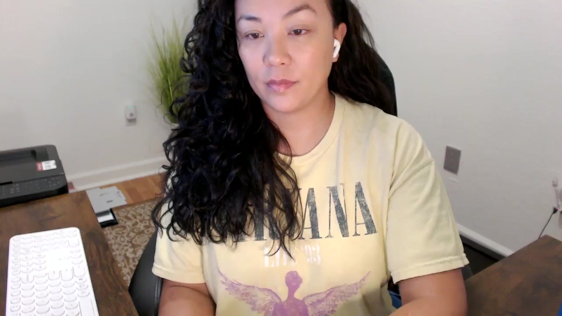 Gallery image thumbnail from MickaylaStar's myfreecams stream on, 11/12/2025, 16:50 image 18 of 20