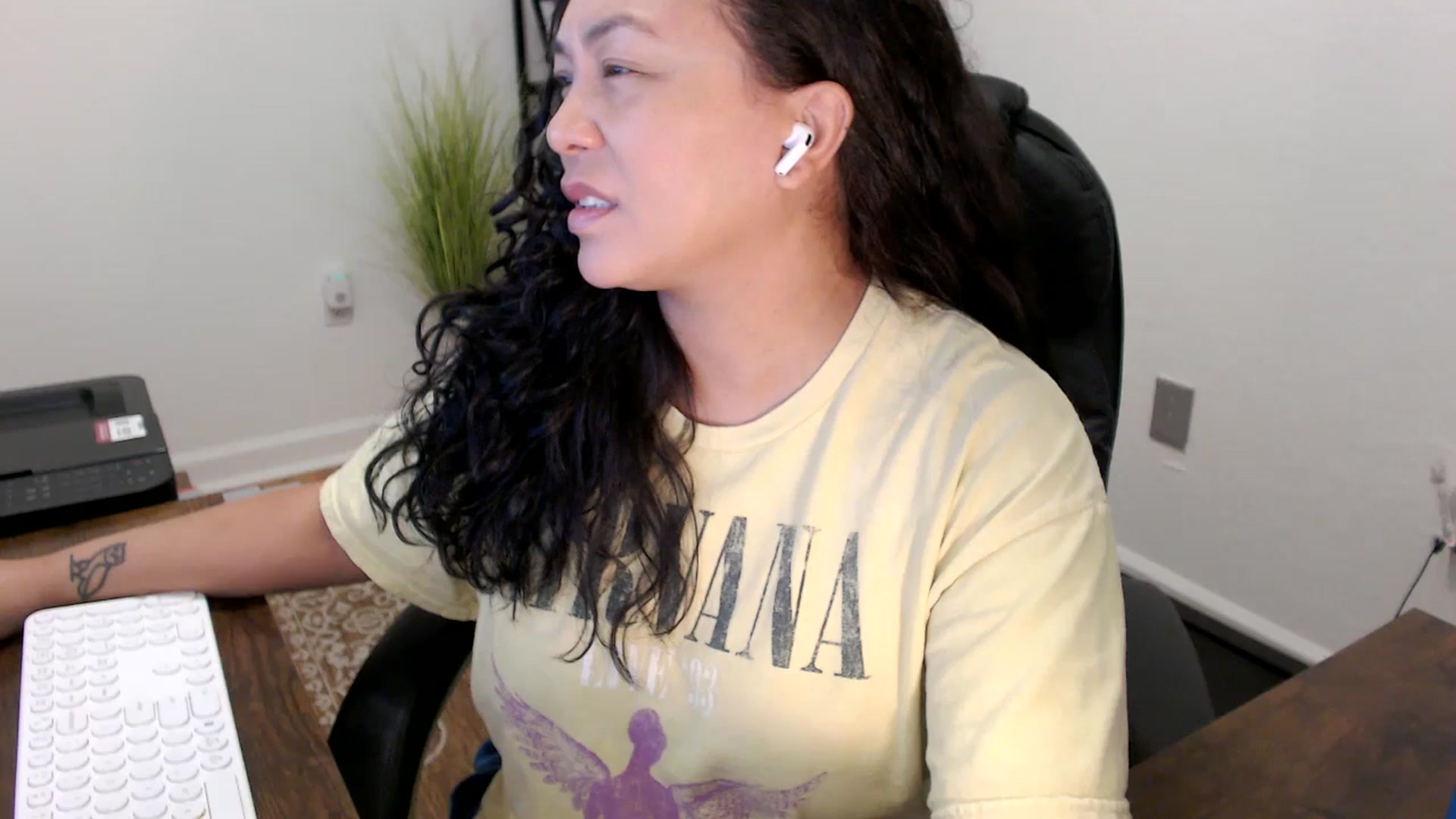 Gallery image thumbnail from MickaylaStar's myfreecams stream on, 11/12/2025, 16:50 image 16 of 20
