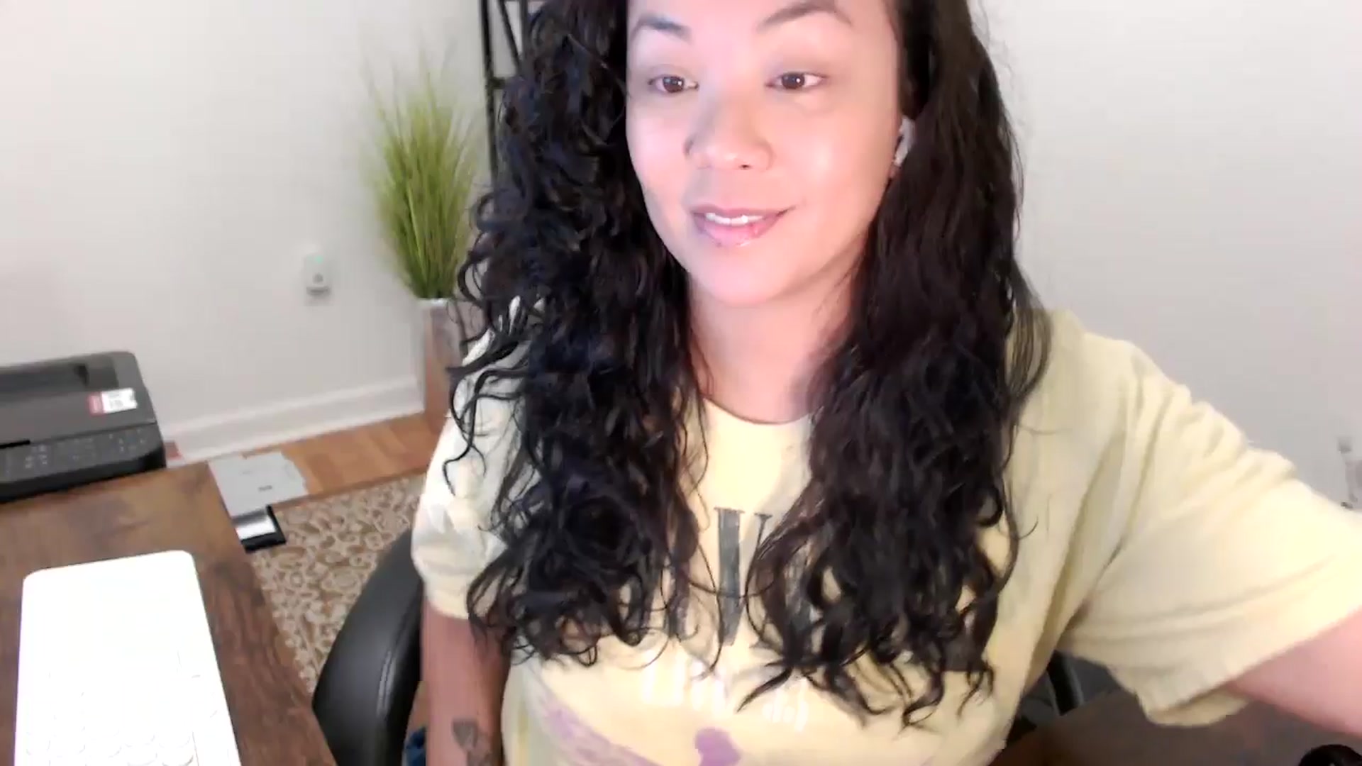 Gallery image thumbnail from MickaylaStar's myfreecams stream on, 11/12/2025, 16:50 image 8 of 20