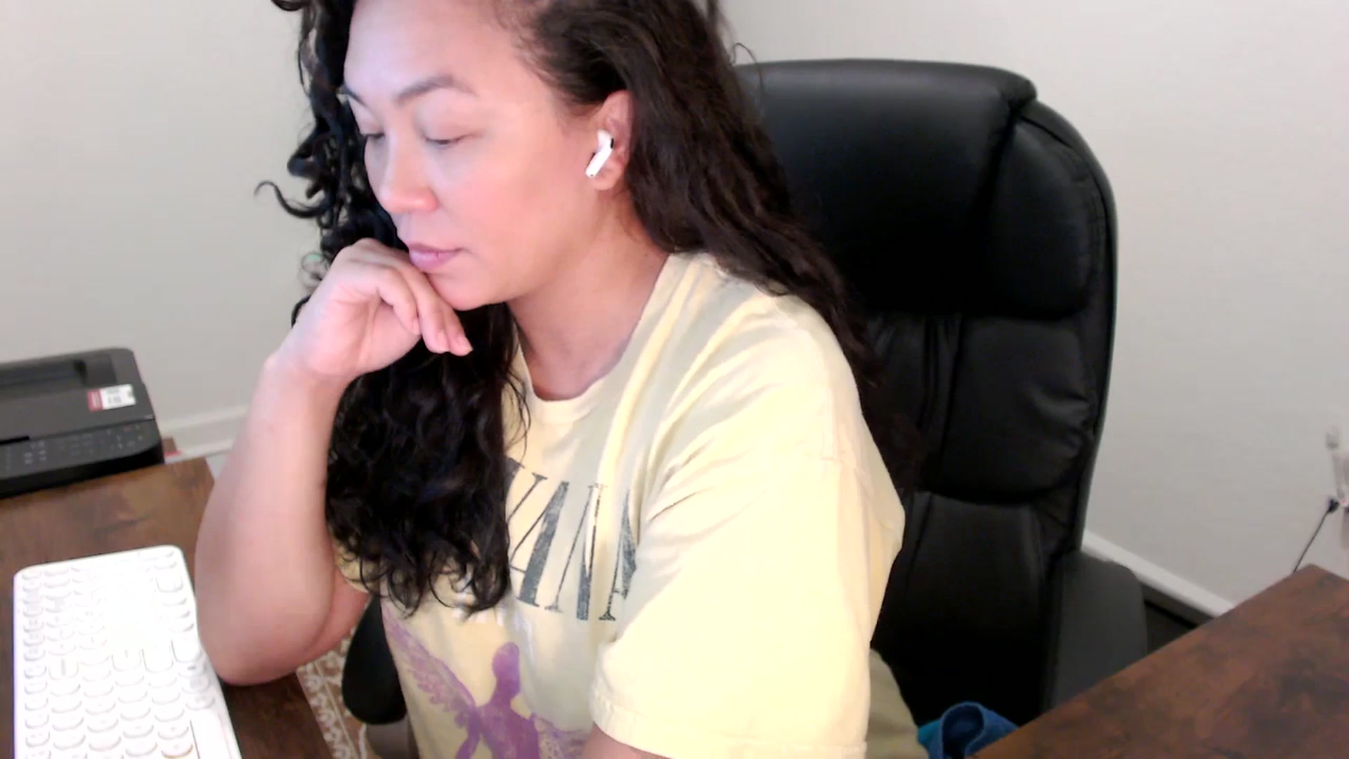 Gallery image thumbnail from MickaylaStar's myfreecams stream on, 11/12/2025, 17:52 image 11 of 20