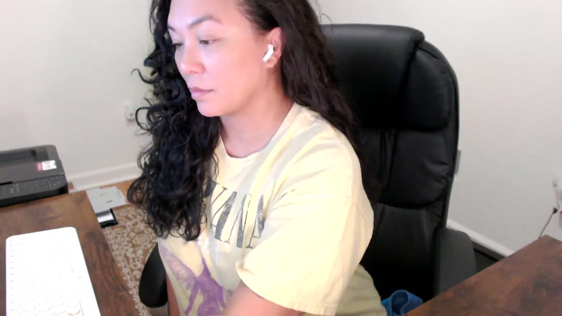 Gallery image thumbnail from MickaylaStar's myfreecams stream on, 11/12/2025, 17:52 image 9 of 20