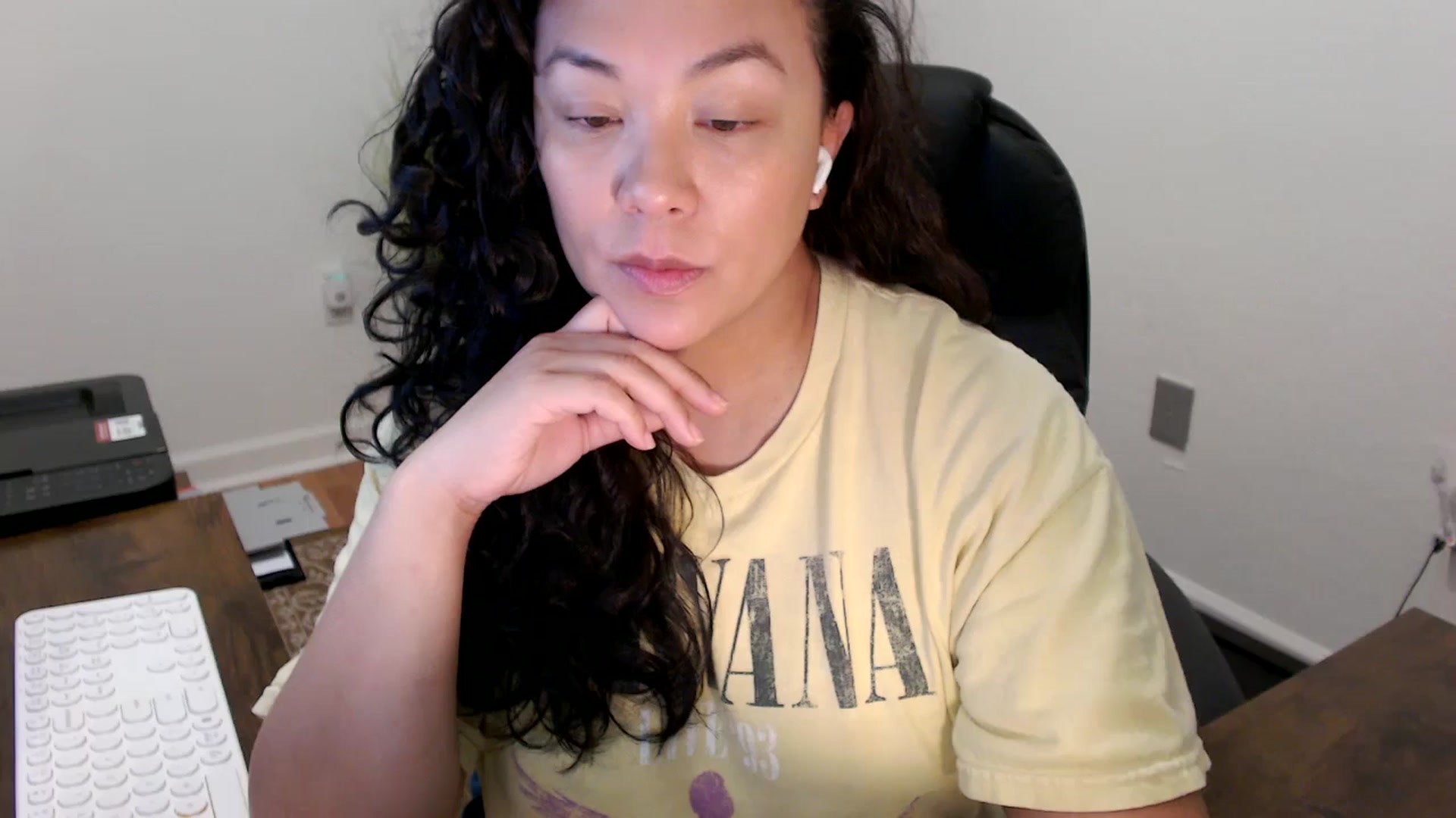 Gallery image thumbnail from MickaylaStar's myfreecams stream on, 11/12/2025, 17:52 image 18 of 20